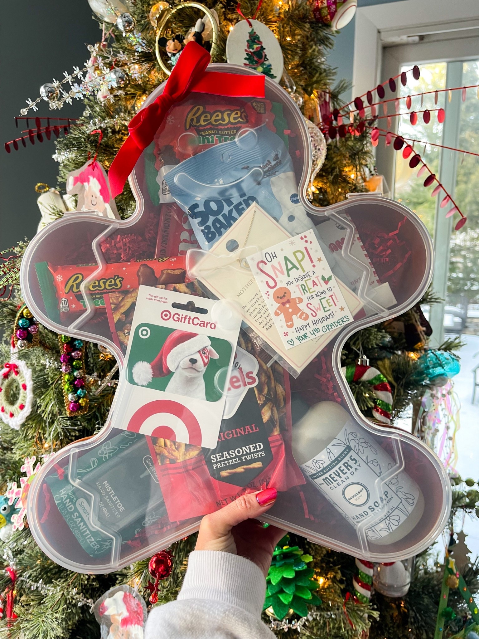 Holiday teacher gift idea using this super cute & inexpensive container from Walmart!

#walmart
#walmartfinds
#giftideas
#teachergift
#holidaygift

#LTKGiftGuide #LTKHoliday