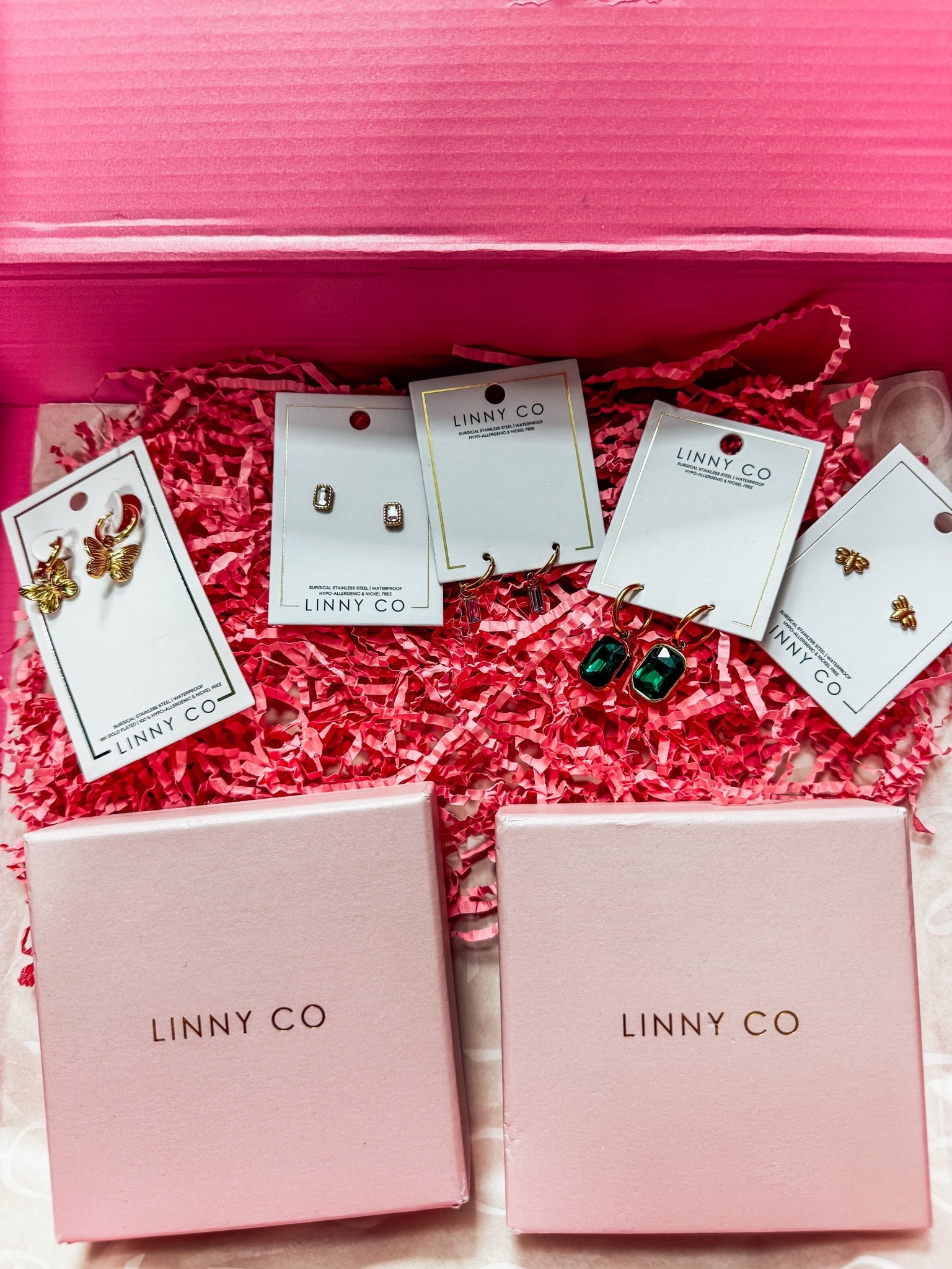 Gorgeous earrings @LINNY CO 

#ltkfashion
#ltkunder50
#ltkstyletip

#LTKSaleAlert #LTKootd #LTKgrwm