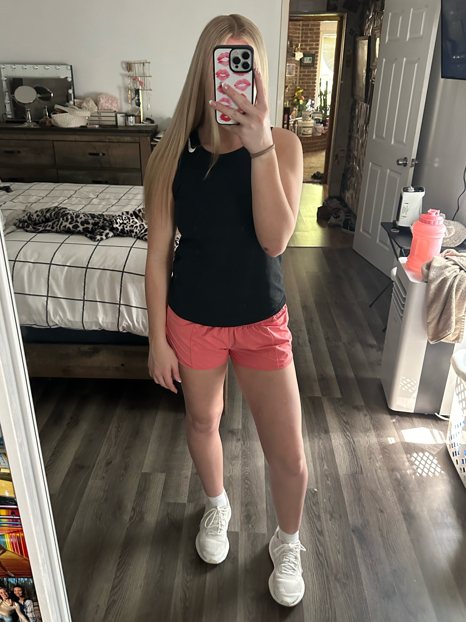 they don’t sell these shoes anymore but i linked some similar 