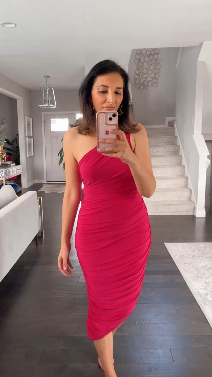 Pink dress
Dress try on 
Club l London dress 
Midi dress 
Body con dress 

#LTKsalealert #LTKunder100 #LTKunder50