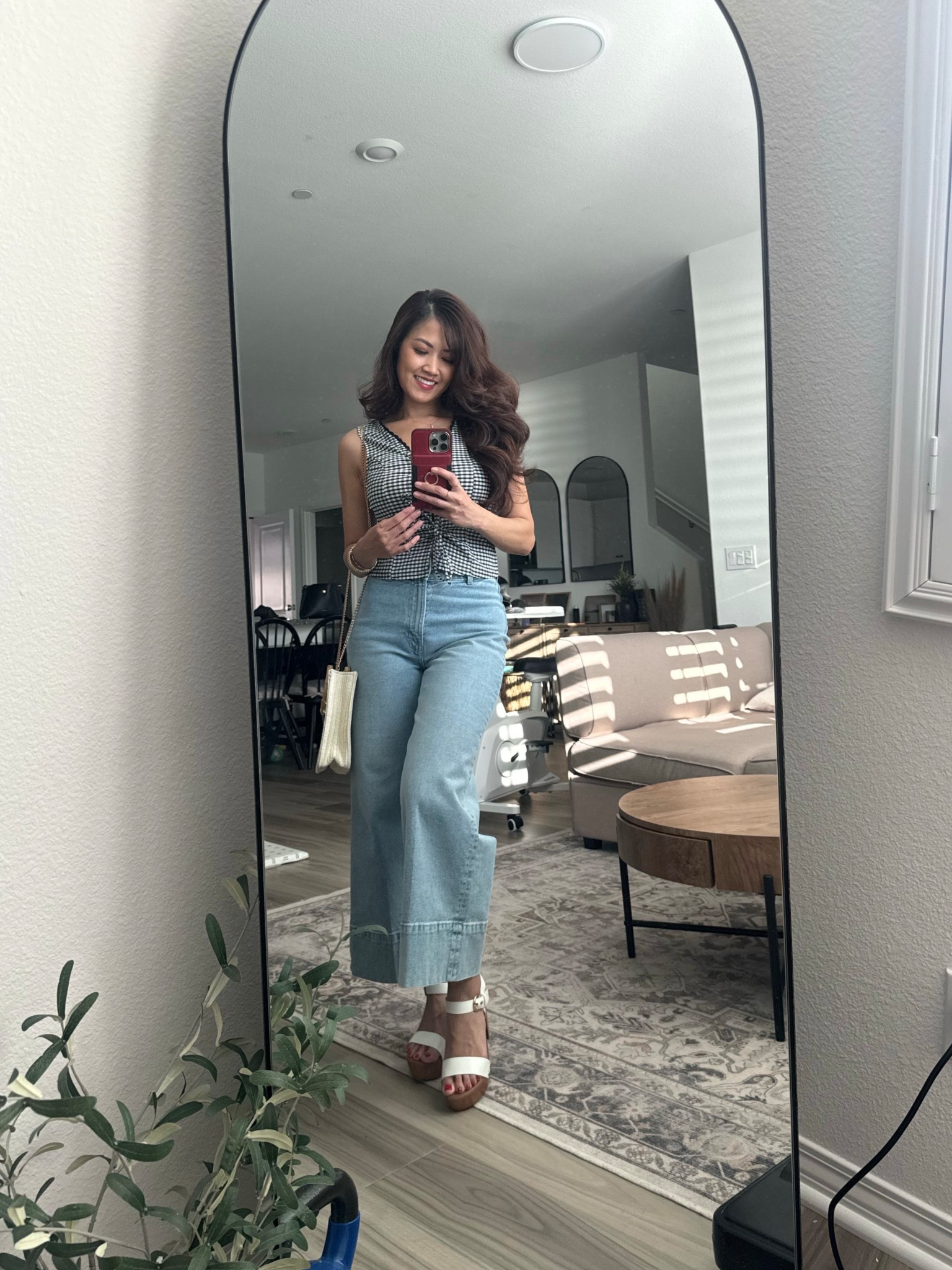 The best semi-wide legged jeans that’s not too baggy 🤩

#LTKStyleTip #LTKPetite #LTKBeauty