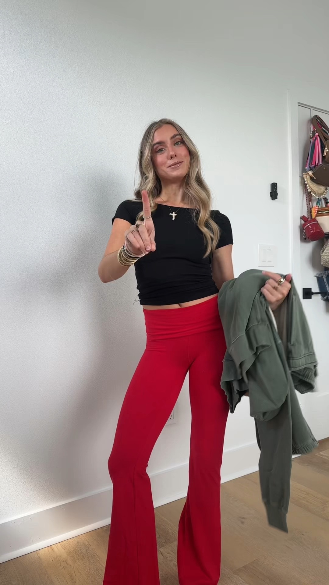 ✨ next up on the list of hauls as we inch our way closer to fall is @vspink #PinkPartner the comfiest finds and don’t even begin to ask how often I've been wearing these sweatpants. 🤭 I am 5’4” and size 25 waist and I ordered everything in size XS for reference. The sweatpants and the two piece matching sweat set was a MAJOR WIN. Of course we have to talk about the iconic flare leggings with the fold over waist. Why did I forget how comfy yet flattering these are?

What I got: Ivy Fleece Campus Sweatpants (XS Regular), Slouchy Cropped Sleepshirt (XS), All-Day Soft Ribbed Open-Back Top (XS), Ivy Fleece Oversized Sweatpants (XS), Retro Cotton Tee (XS), Cotton Henley Cami (XS), All-Day Cotton Foldover Flare Leggings (XS), Ivy Fleece Campus Full-Zip Hoodie (XS). 💓


#LTKStyleTip #LTKFindsUnder50 #LTKSaleAlert