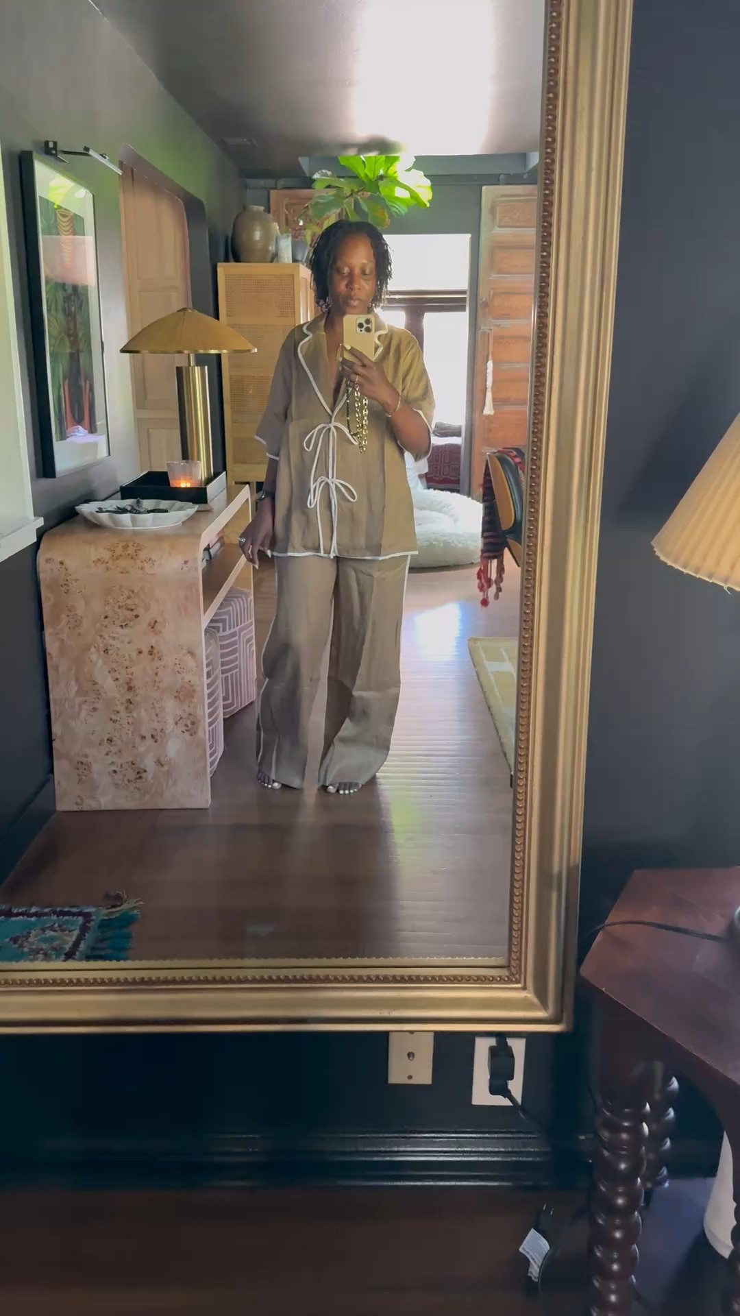 Find me in linen all summer! These paints are tall body friendly! I’m wearing a M in both top and pants. 