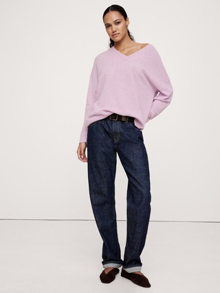 Lightweight Cashmere V-Neck Sweater | Banana Republic (US)