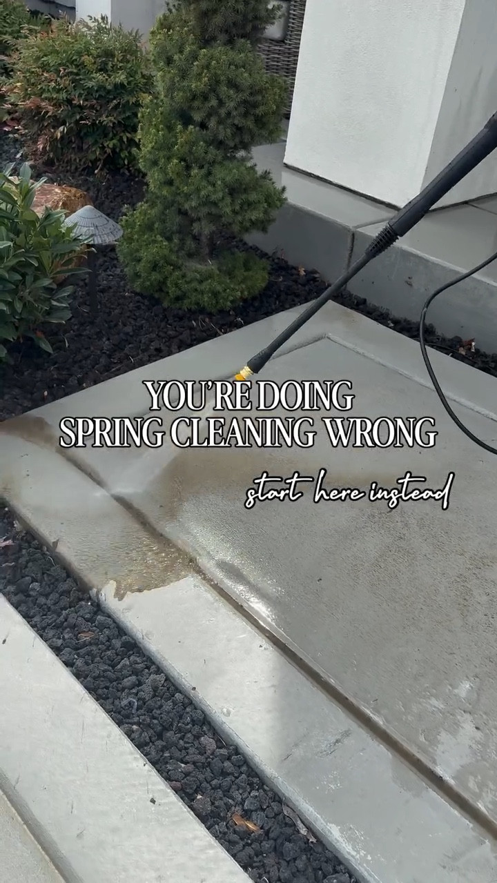 I always start outside first 🤍

It’s the fastest way to make everything feel cleaner going into spring.

These are the few things I actually use every year — nothing extra.

Comment CLEAN and I’ll send everything ✨