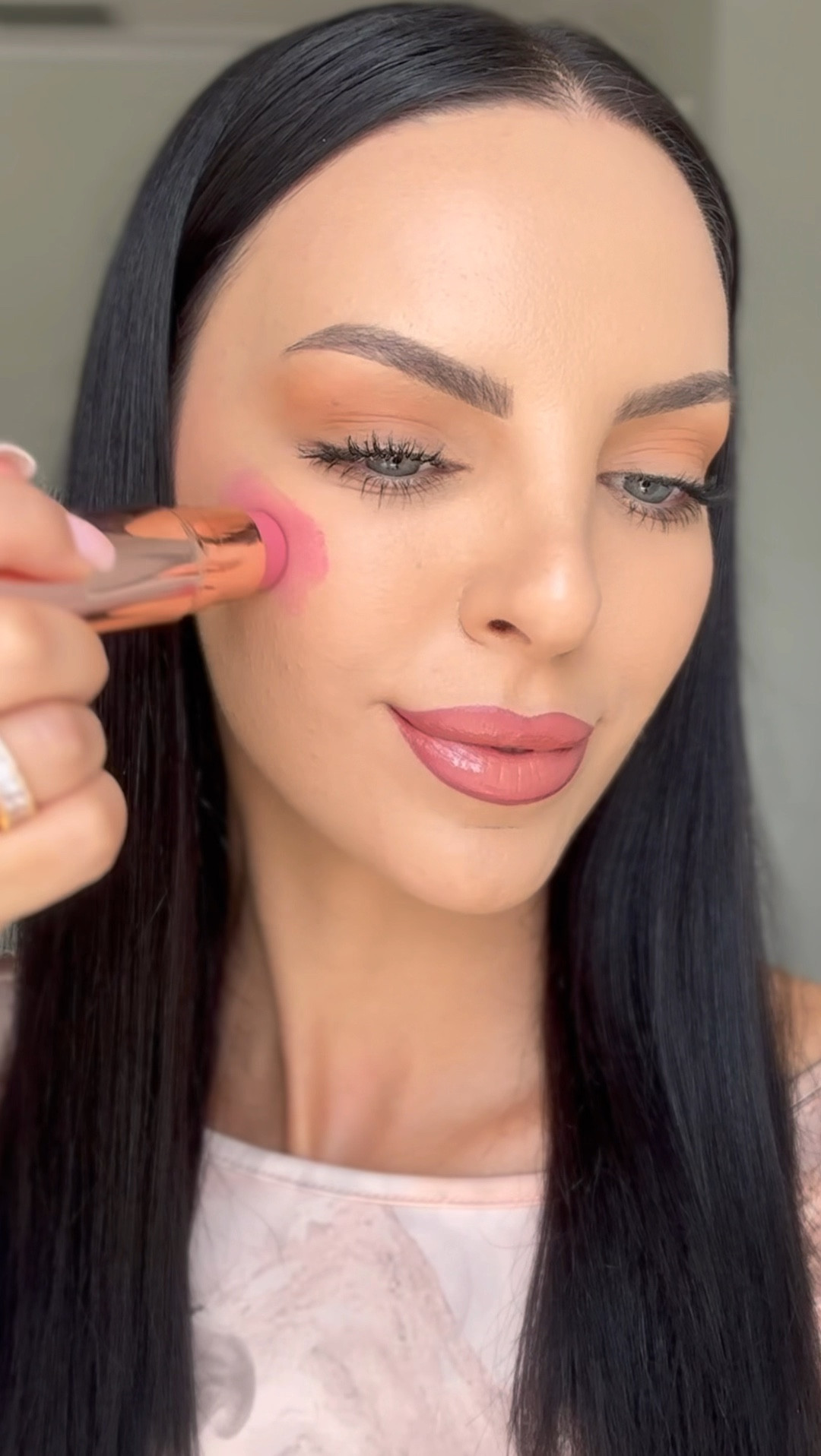 Let’s blush it up & get a face lift 🌸🤩 I am using the @anastasiabeverlyhills “Pink Delilah” cream stick blush & also added the “Pink Diamond” as a highlighter ✨ I love these two because they are also buildable on the skin 

#LTKVideo #LTKHoliday #LTKbeauty
