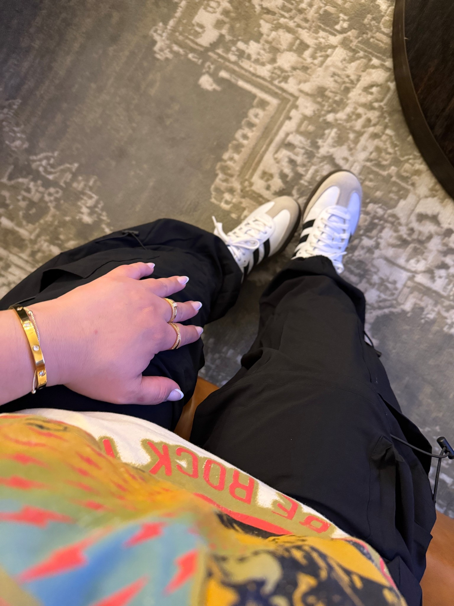 Ootd ✨🖤


Moms, mom fashion , sambas, foot locker, fashion , women’s fashion , Amazon , jewelry 

#LTKStyleTip #LTKU #LTKShoeCrush