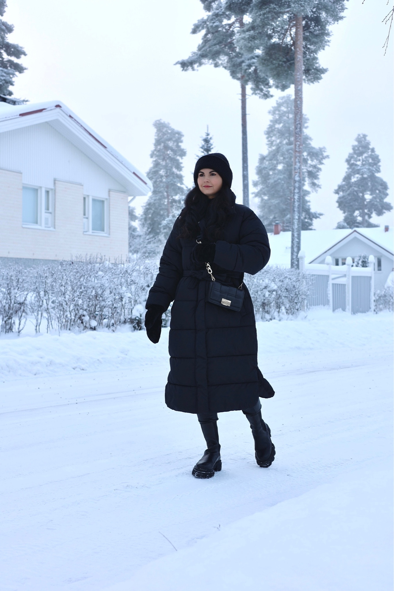 All black everything 🖤

#LTKeurope #LTKSeasonal #LTKstyletip