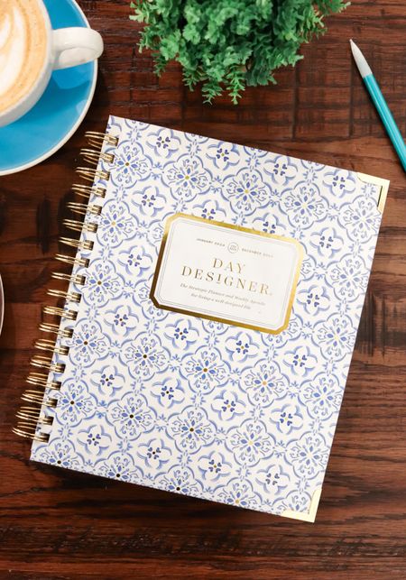 2024 Weekly Planner

Perfect Christmas/Holiday gift for content creators, busy moms, working moms, students and more!

Day Designer / Planner / 2024 gifts / organization / organization gifts 

#LTKfindsunder100 #LTKHoliday #LTKGiftGuide