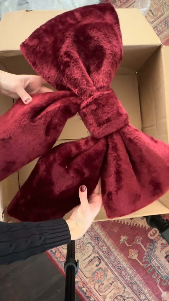Lifestyle co bright my favorite Burgandy velvet bow back again this year (in two sizes-I have the medium) 

Christmas tree topper | Christmas decor | holiday decor | bows | holiday bows | Christmas bows 

#LTKHoliday #LTKFindsUnder100 #LTKHome