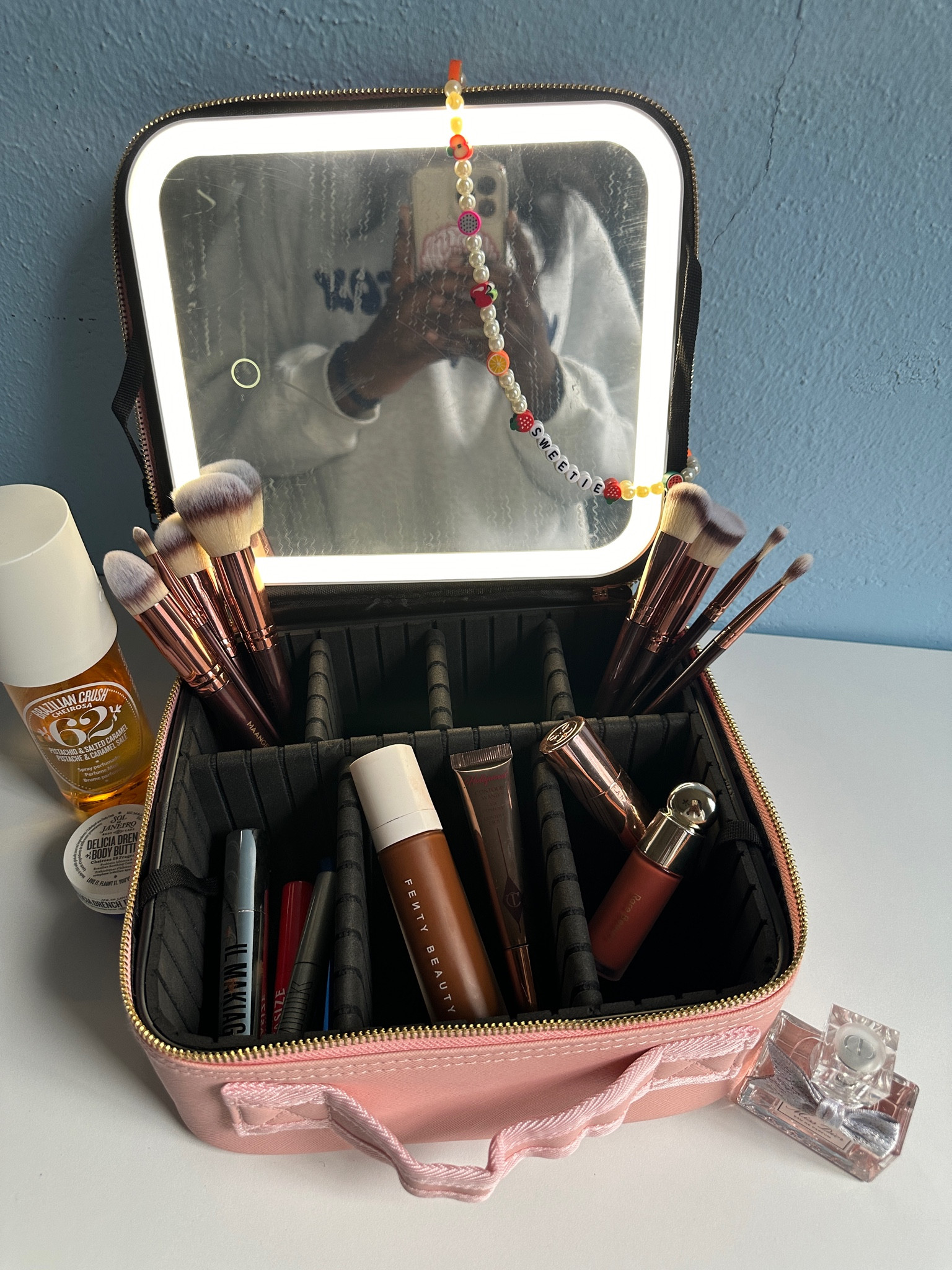 Makeup bag 

#LTKitbag #LTKfindsunder50 #LTKU