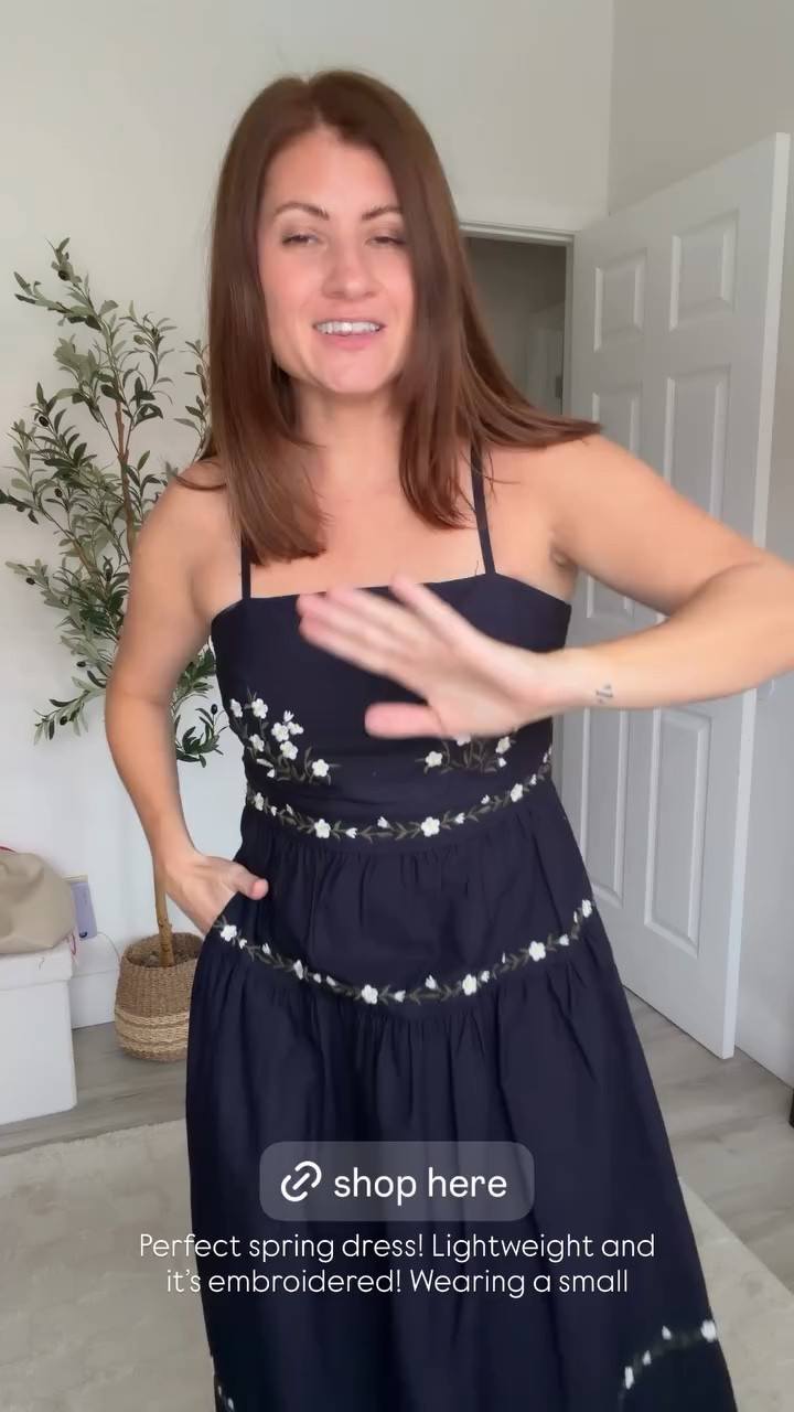 Perfect spring dress! Lightweight and it’s embroidered! Wearing a small