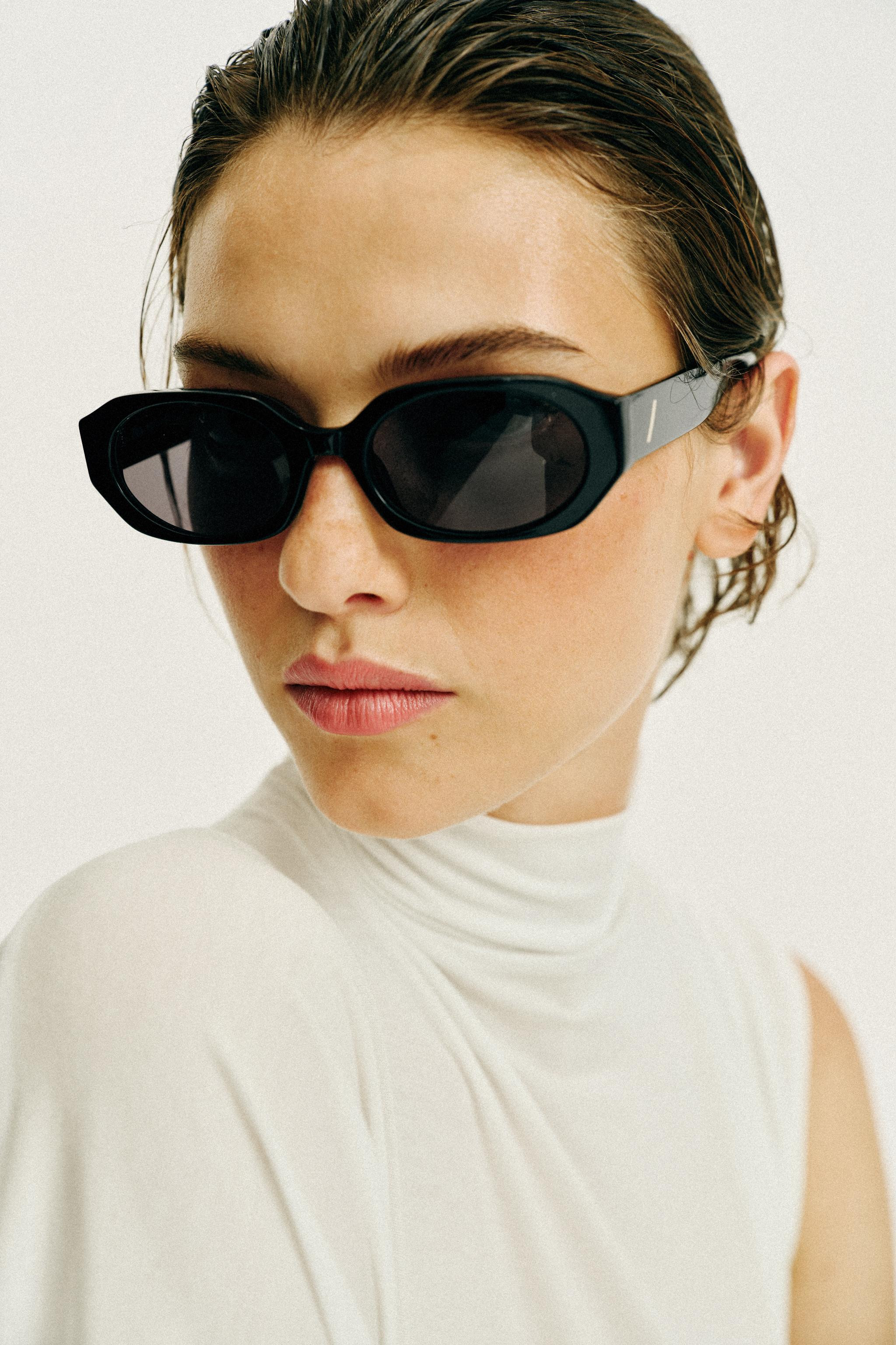 OVAL SUNGLASSES | Zara US