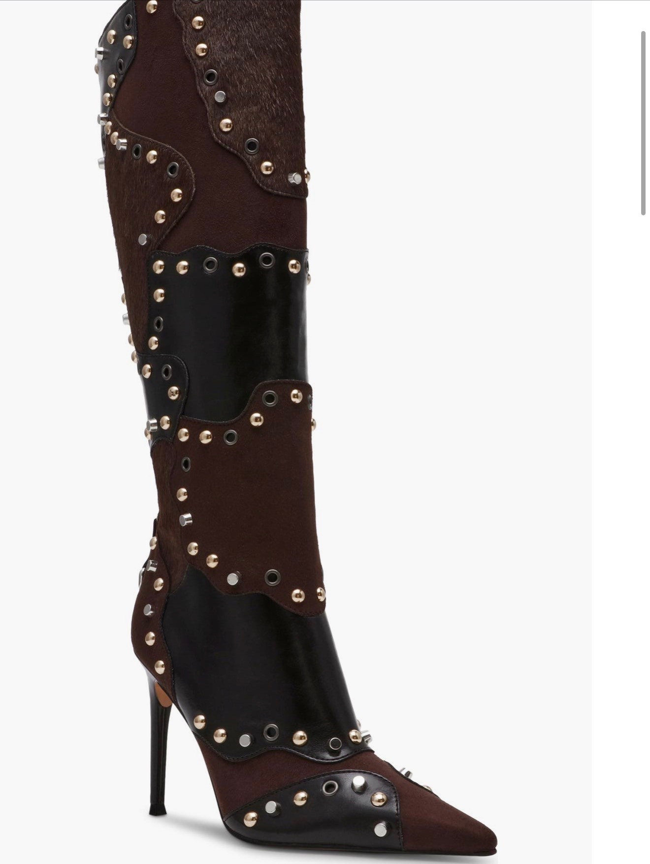 A statement boot

#LTKOver40 #LTKootd #LTKSeasonal