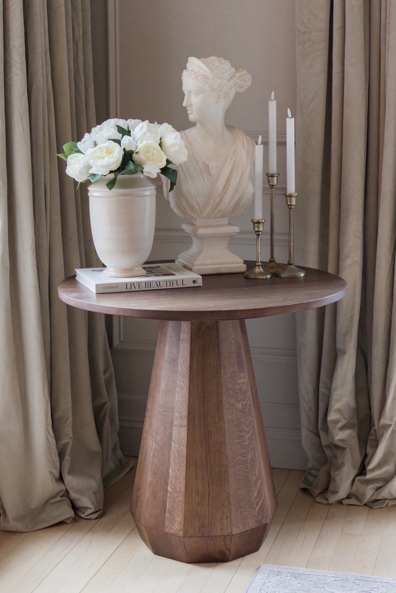 This is such a pretty accent table, and I love styling it in our dining room! #archedmanor #modernhome #neutralhome #homedecor #casualstyle #neutralstyle 

Table decor  tabletop decor  living room  bedroom table  living room table  winter table decor  family room  home  ArchedManor 

#LTKSeasonal #LTKHome