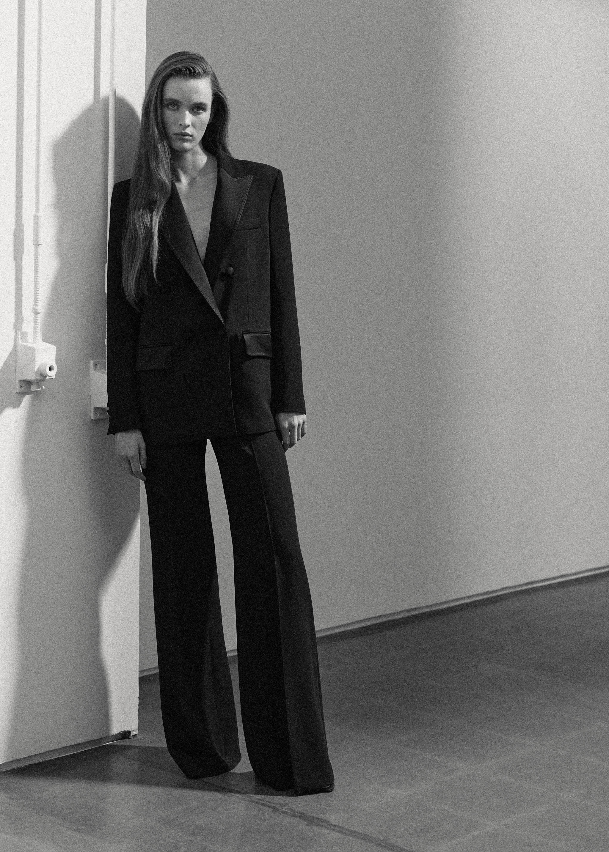 High-waist flared trousers | MANGO (UK)