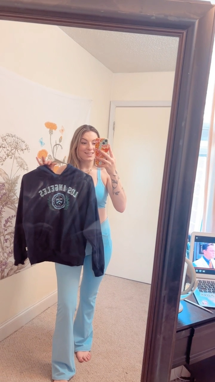 Fabletics | Workout clothes | Athletic wear | Athleisure | Leggings | Yoga pants | Sports bra | Hoodie | Fitness outfit 

#LTKfitness #LTKstyletip #LTKVideo