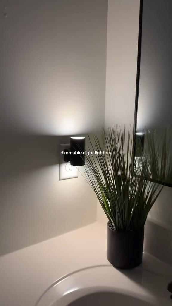 Dimmable night light 

#amazon #amazonfind #nightlight

#LTKHome #LTKSaleAlert