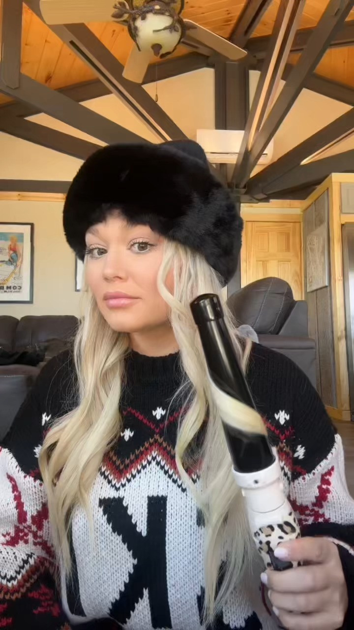 Take this as a sign that it’s time to get the Beachwaver. 

#LTKgrwm #LTKootd