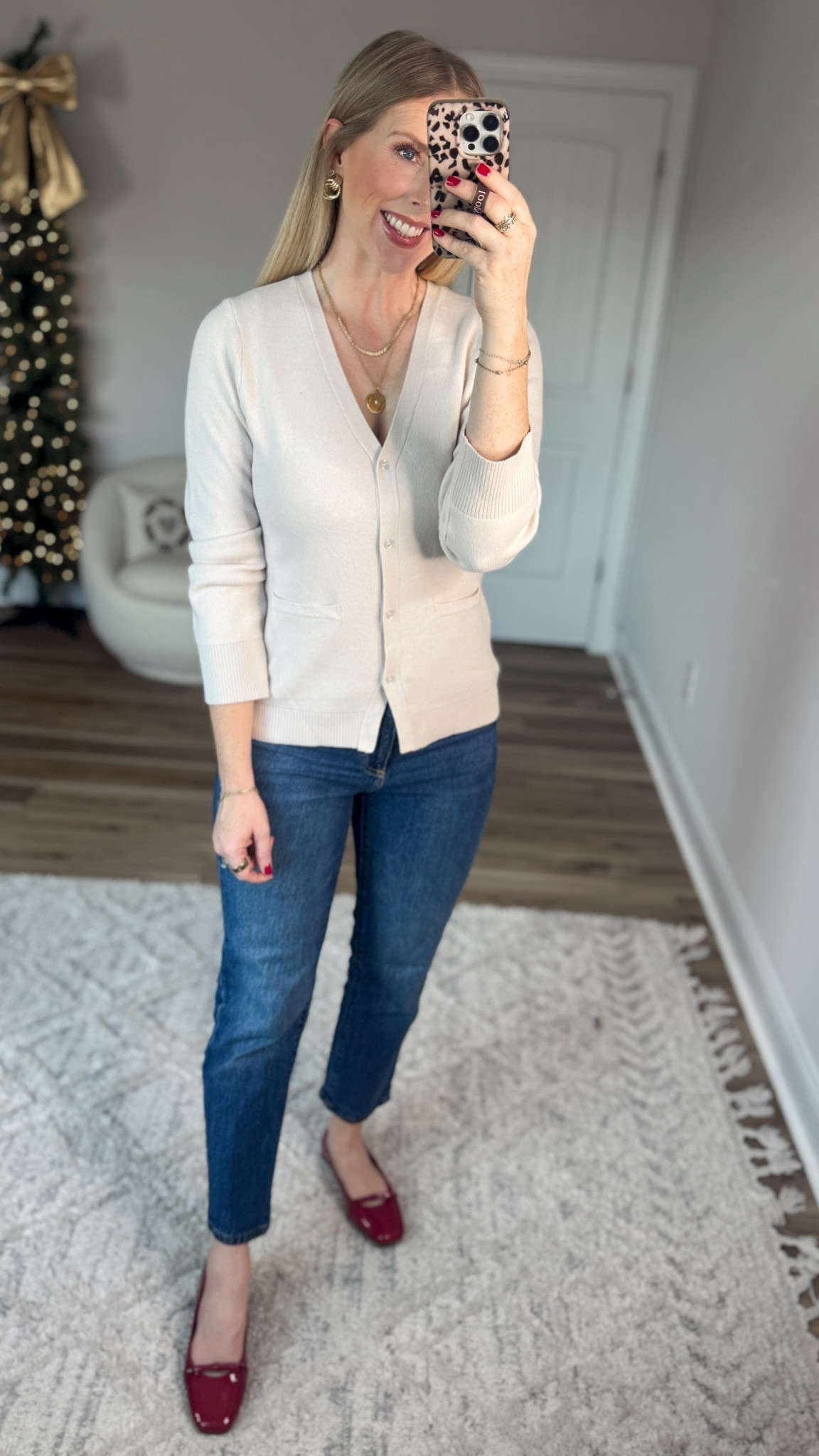 Weekend Walmart Wins try-on
Button front cardigan- small
Ankle jeans- tts


#LTKootd #LTKFindsUnder50