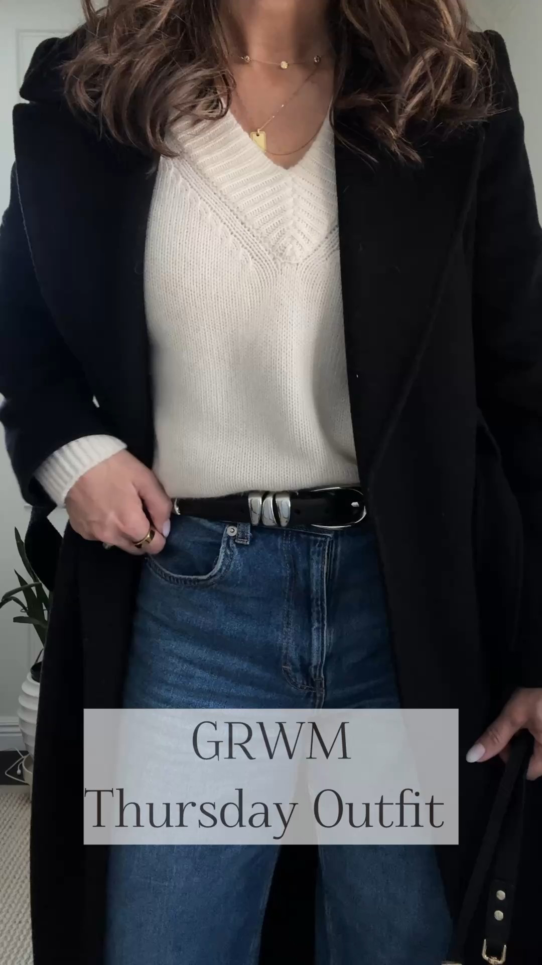 Thursday fit ✨ but my mind is already on Thai takeout and couch time 🤤 


#LTKgrwm #LTKSaleAlert #LTKSeasonal