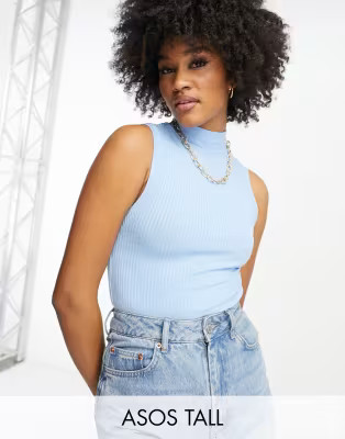 ASOS DESIGN Tall – Hochgeschlossener, ärmelloser Body in Sanftblau aus geripptem Material | ASOS (Global)