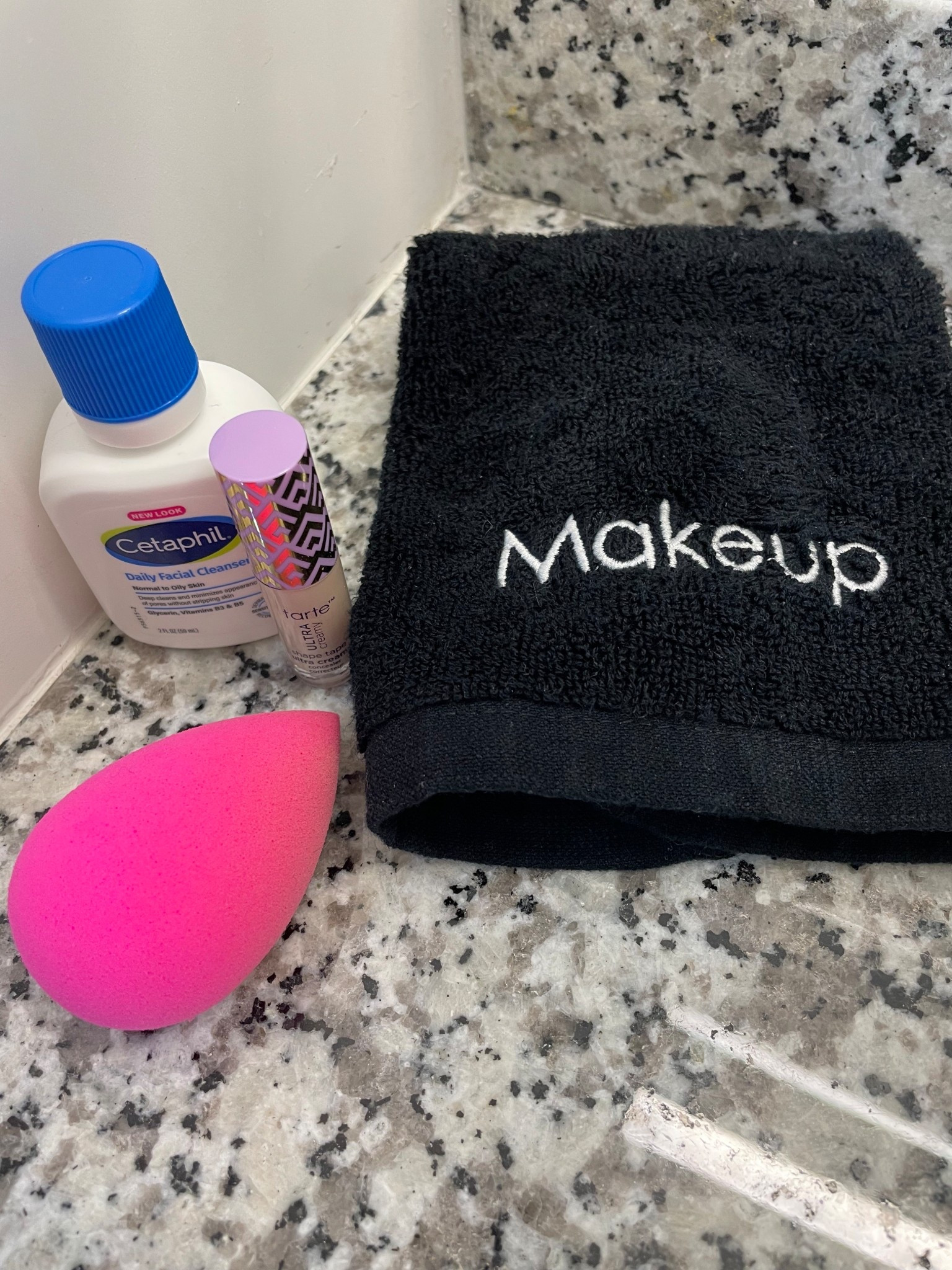 Traveling with my own wash cloths saves the white ones in hotels and VRBO’s from makeup. I’m always afraid I’m going to ruin them. And how cute is this travel Tarte concealer??🖤💜🩷

#LTKBeauty #LTKFindsUnder50
