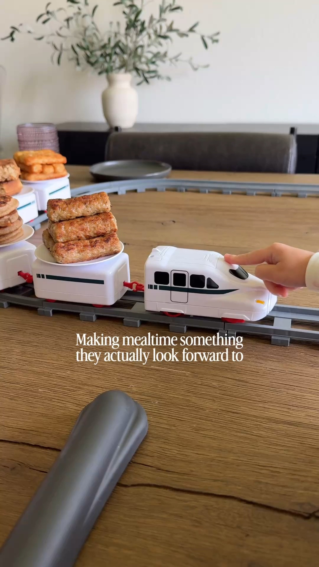 Cutest way to serve food for kids and would be perfect under the Christmas tree too ❤️

#LTKmomlife #LTKKids