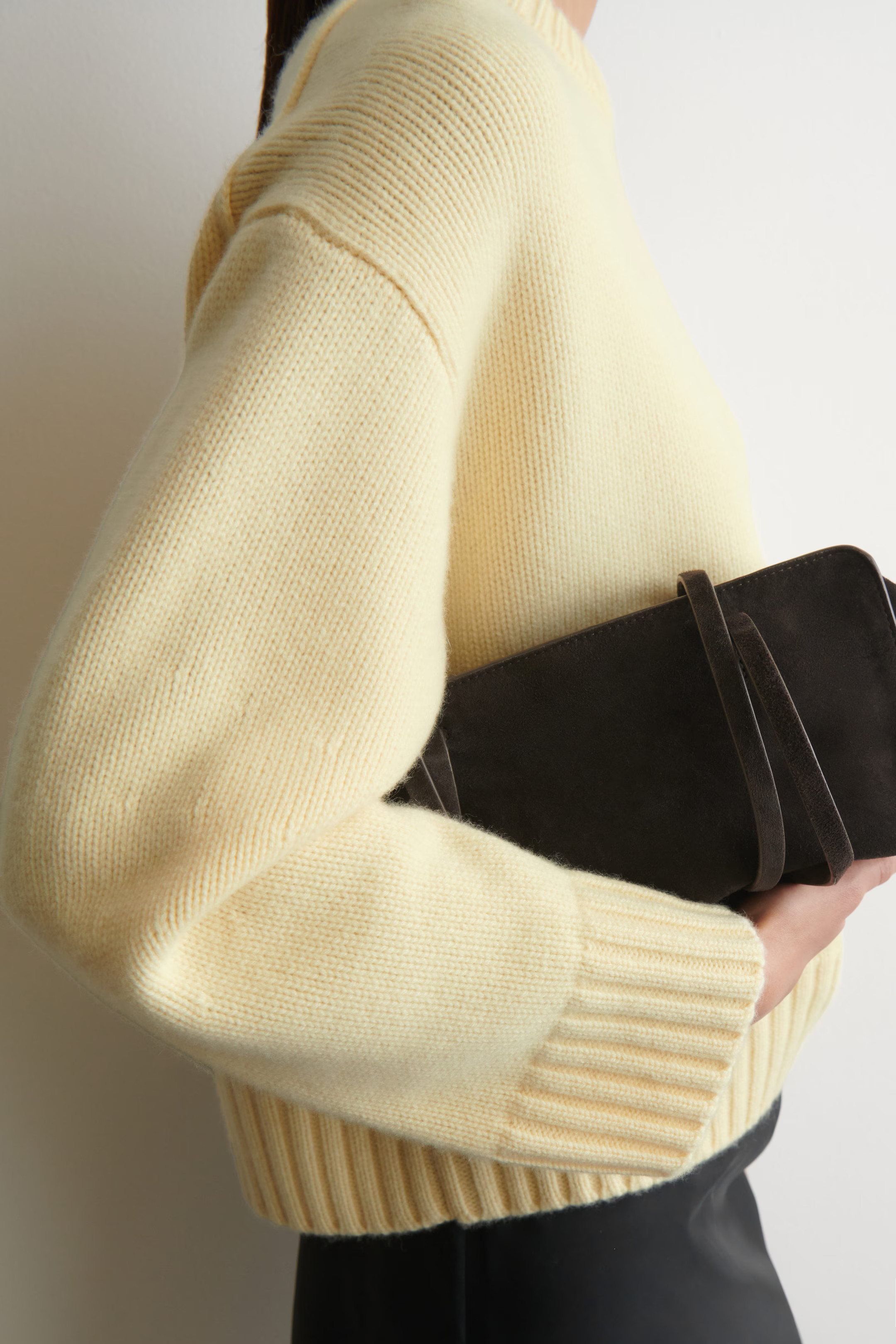 CHUNKY CASHMERE CREW-NECK JUMPER - BUTTER YELLOW | COS GB | COS UK