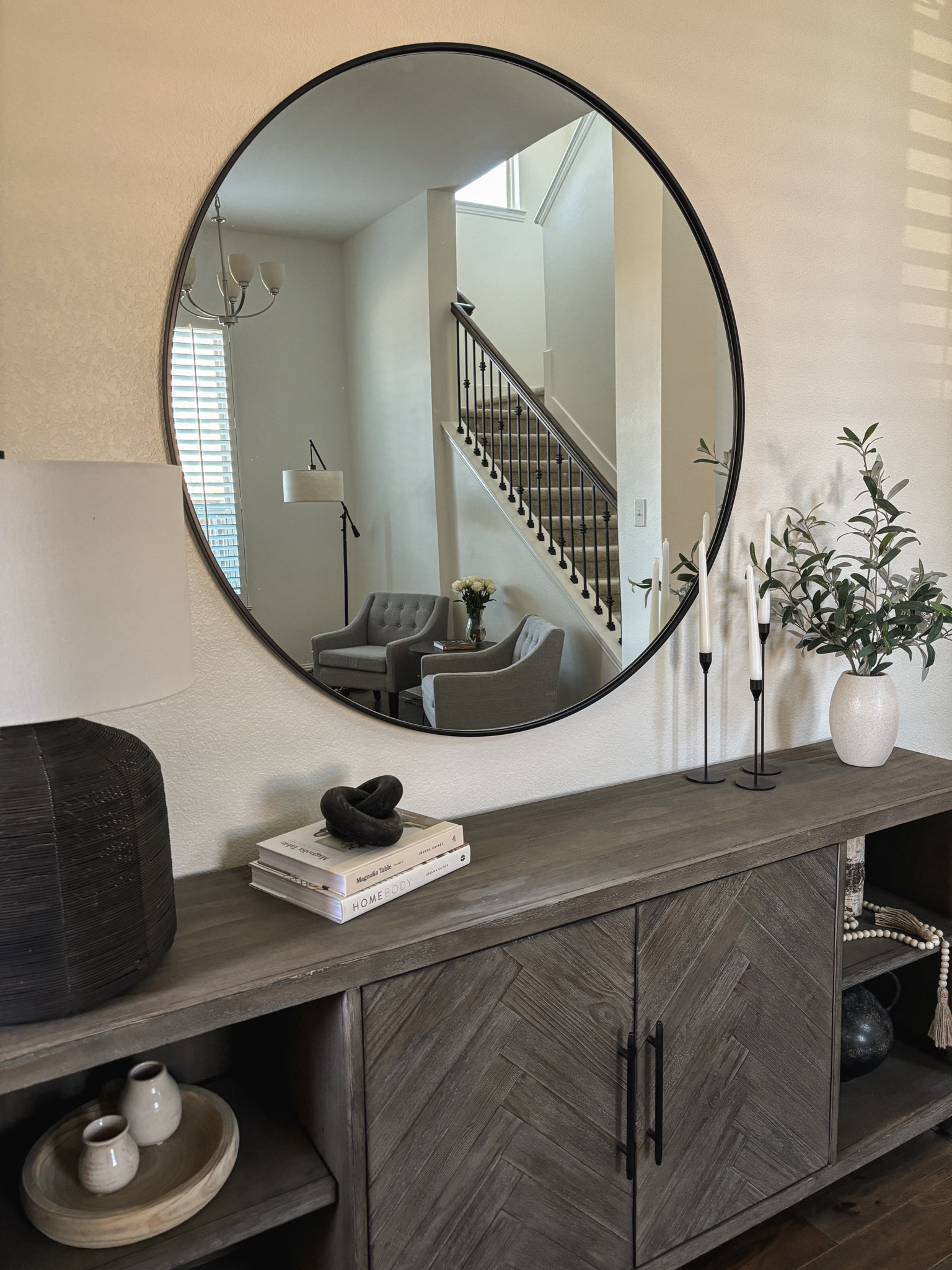 The mirror and a few others are on sale!
Entry way table • mirror • lamp • home decor

#LTKsalealert #LTKhome #LTKstyletip