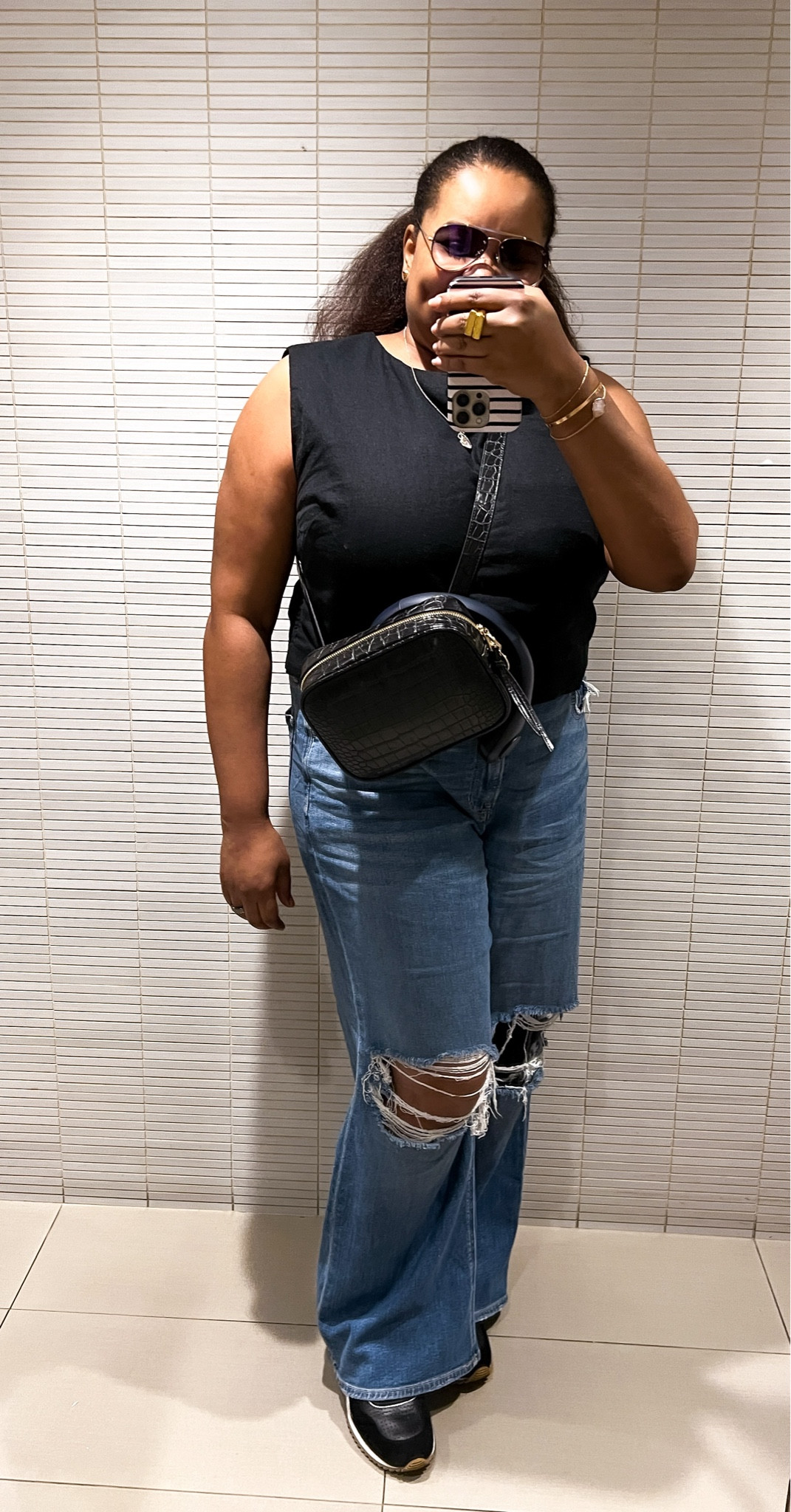 Trying to stay cool in this heatwave is an exercise in futility. But there's always clothes with built-in ventilation 🙃

Distressed jeans by AE and linen top from Abercrombie. Shoes by The Office of Angela Scott. #ltkmidsize #ltkover40 

#LTKSummerSales #LTKSeasonal #LTKStyleTip