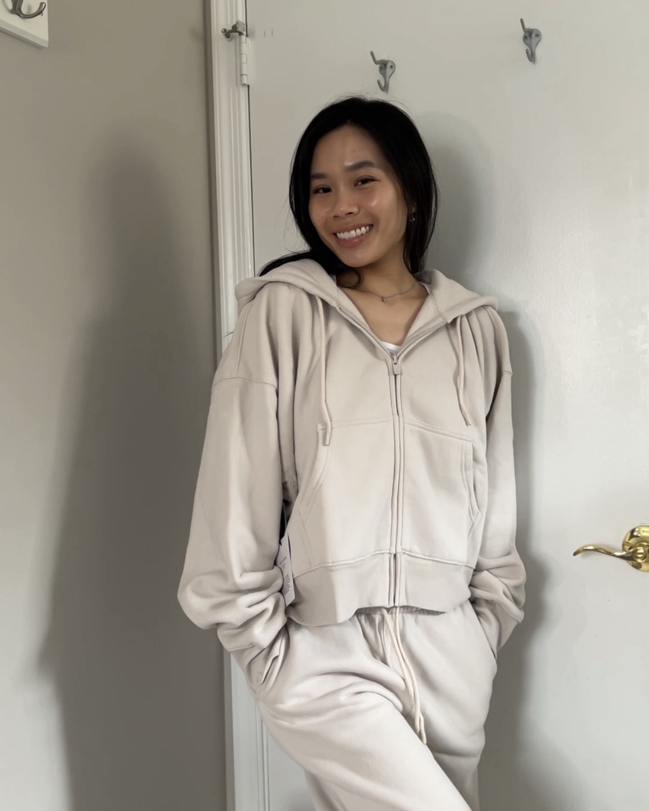 aritzia sweatfleece cozy fleece clientele sale haul

Boyfriend Boxy Zip Hoodie XL, Matte Pearl 
Boyfriend Basic Wide Sweatpant S, Tall, Matte Pearl

#LTKCyberWeek #LTKHoliday #LTKGiftGuide