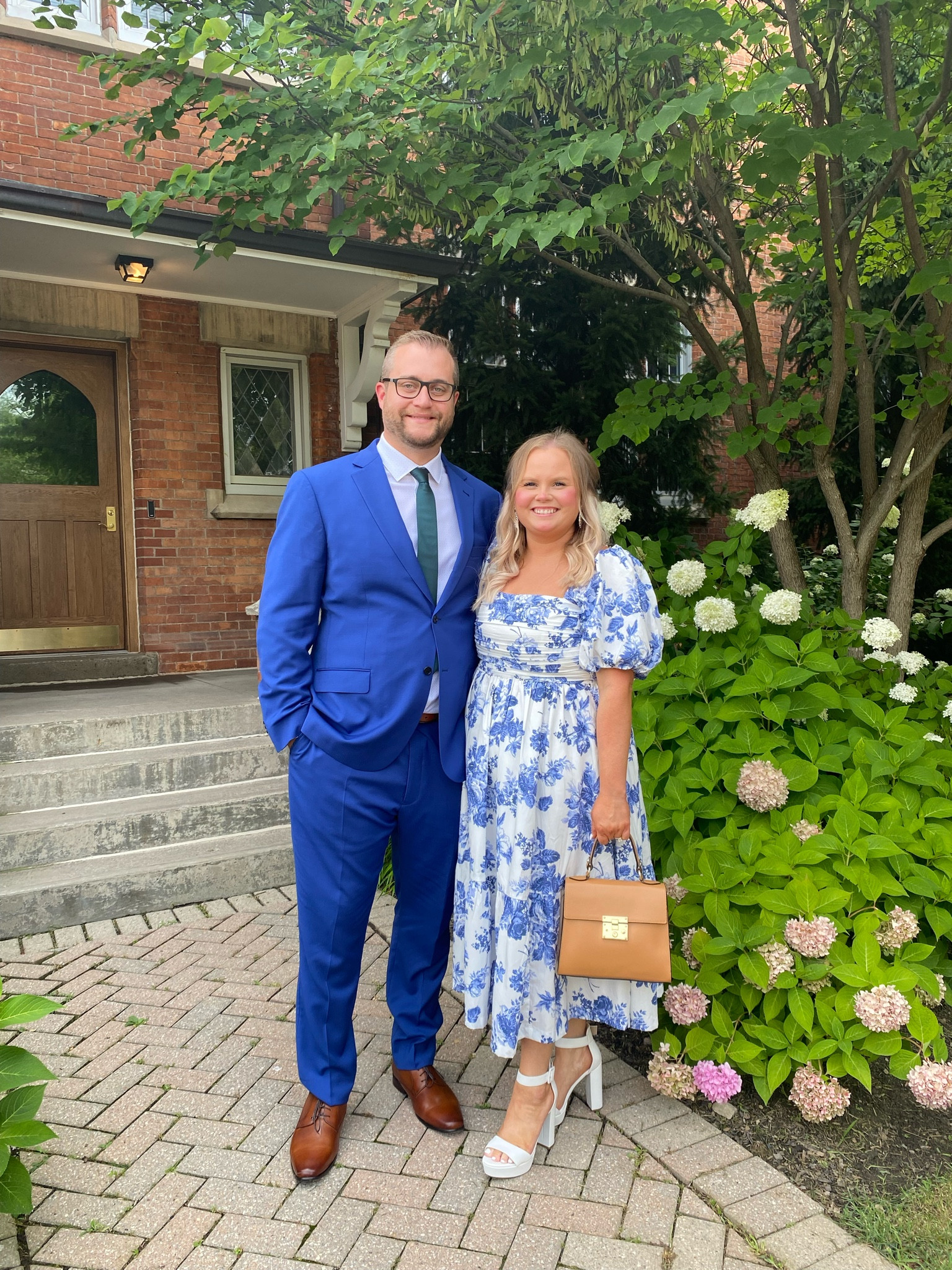 Wedding guest outfit details!

Abercrombie dress
Abercrombie 
Amazon
High heeled sandals 
White heels
White sandals
Blue dress
White dress
Guest dress
Summer dress 

#LTKsale #LTKsummer #LTKwedding