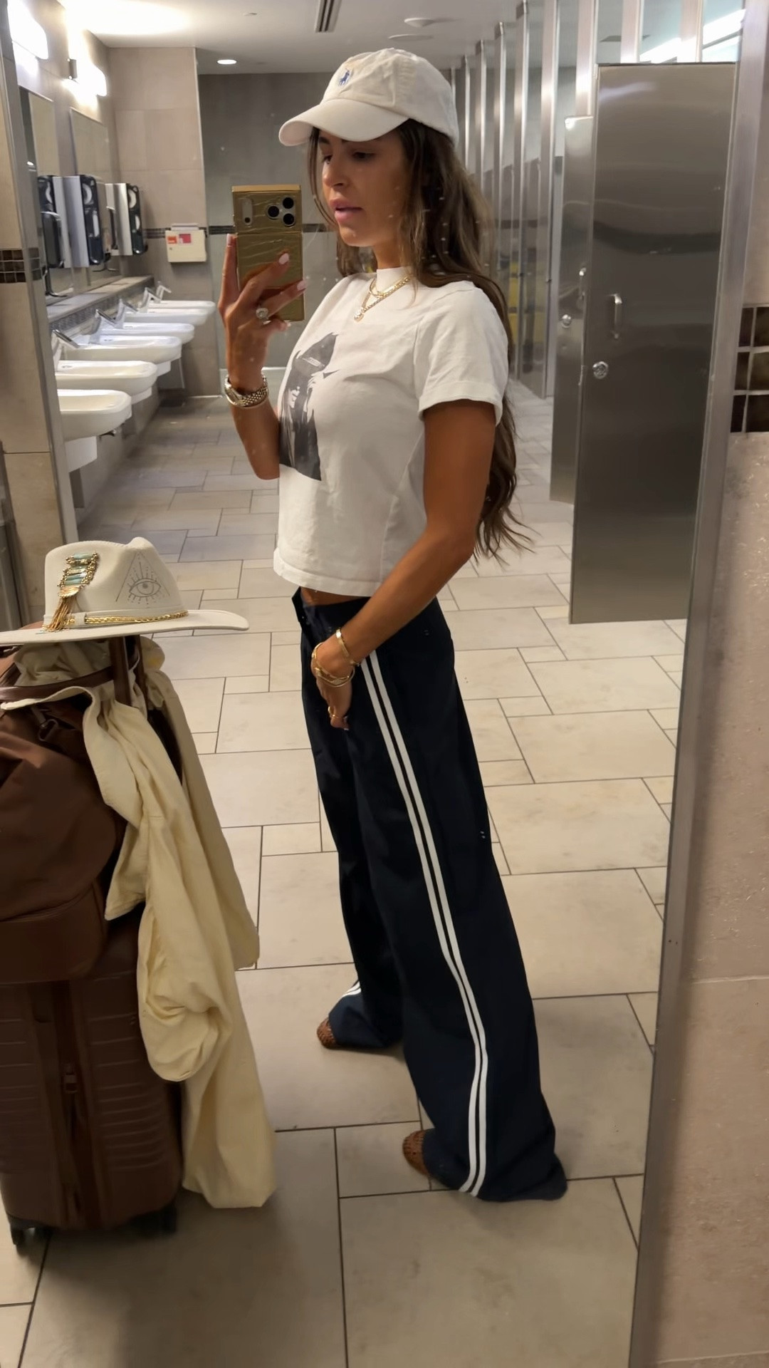 And we’re on! These trousers are soooo affordable chic comfy and perfect to dress up or down! Wearing the Xs and it’s comes in 4 amazing colors

#LTKdayinmylife #LTKootd #LTKTravel