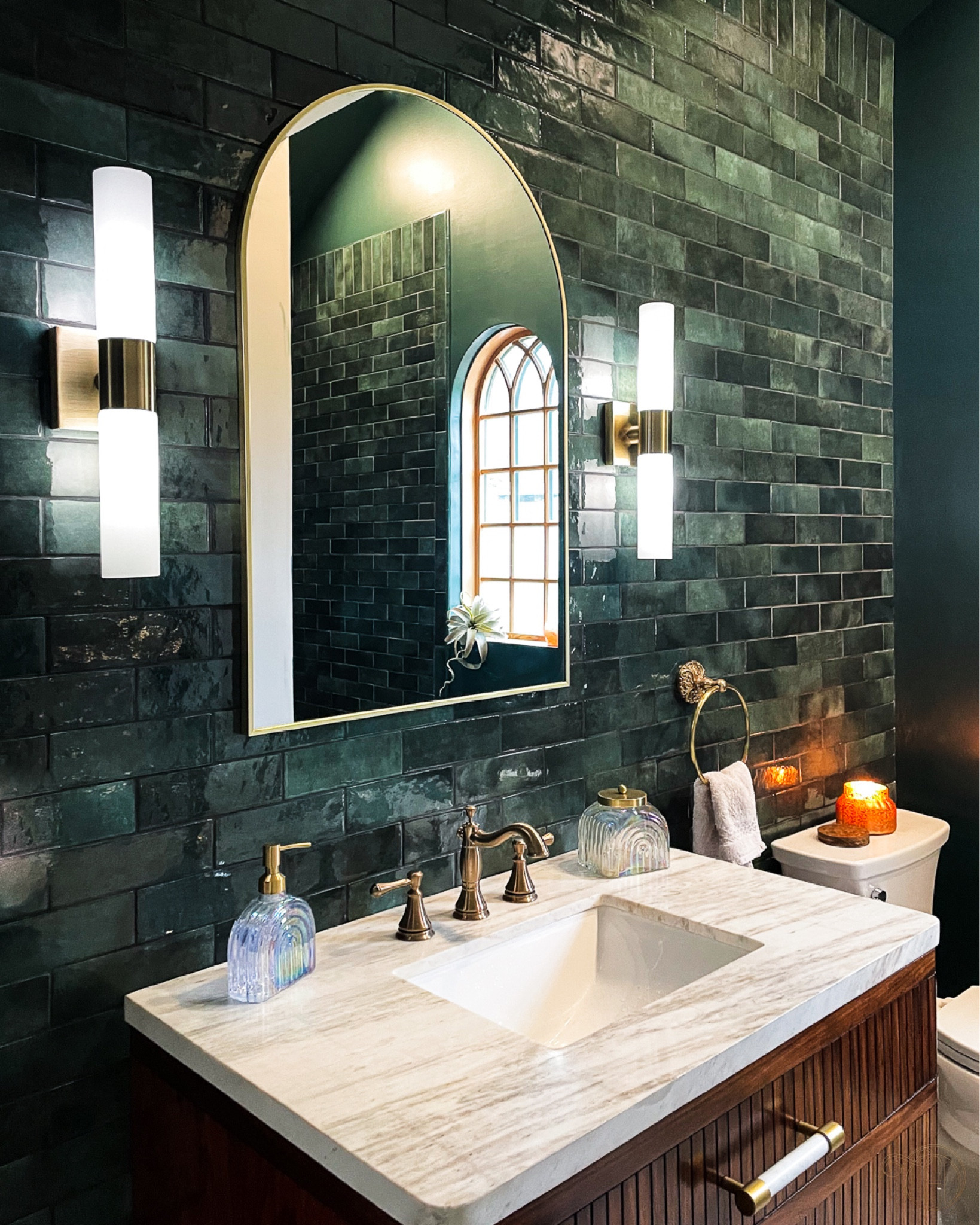 Voila! Finally 🌿 Our freshly finished dark and dreamy bathroom. I have linked almost everything we used to create this vibey space!  
⁣
Do you love it?!⁣

#LTKhome