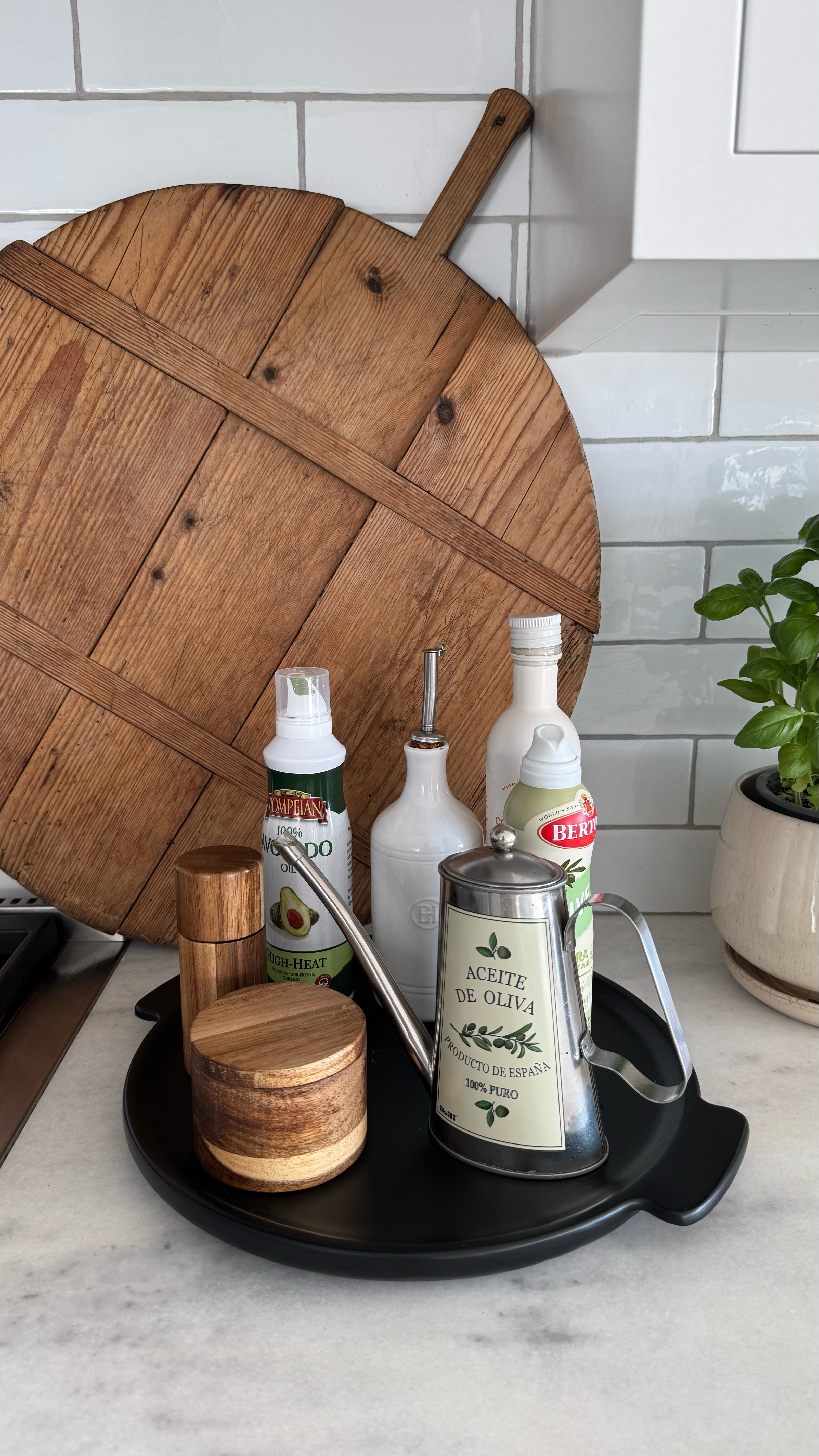 Arrange my kitchen counter with me! Flowers and fruit are from my Trader Joe’s  haul. 