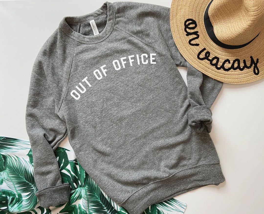 Vacation Shirt, Sweatshirts for Women, Out of Office Shirt, Travel Shirt, Beach Shirt, Beach Love... | Etsy (NL)