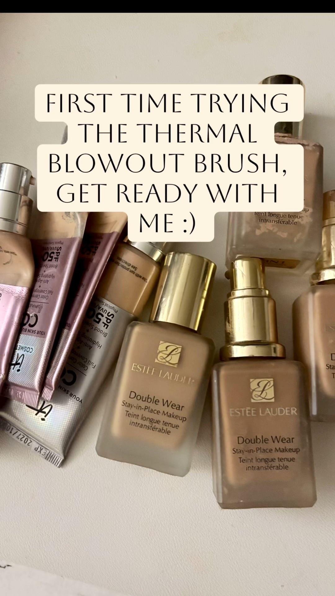 GRWM for the day ✨
My everyday glow combo: IT Cosmetics base, Estée Lauder finish, Westmore Beauty magic + Laneige glossy lips 💋
Paired with my fave Fisoew skort, adidas top, UGG slip-ons & the WAVYTALK blowout brush that makes my hair behave on command 😌
#grwm2025 #makeupfavorites #winterfavorites2025 #ltkgiftguide


#LTKvlog #LTKgrwm #LTKdayinmylife