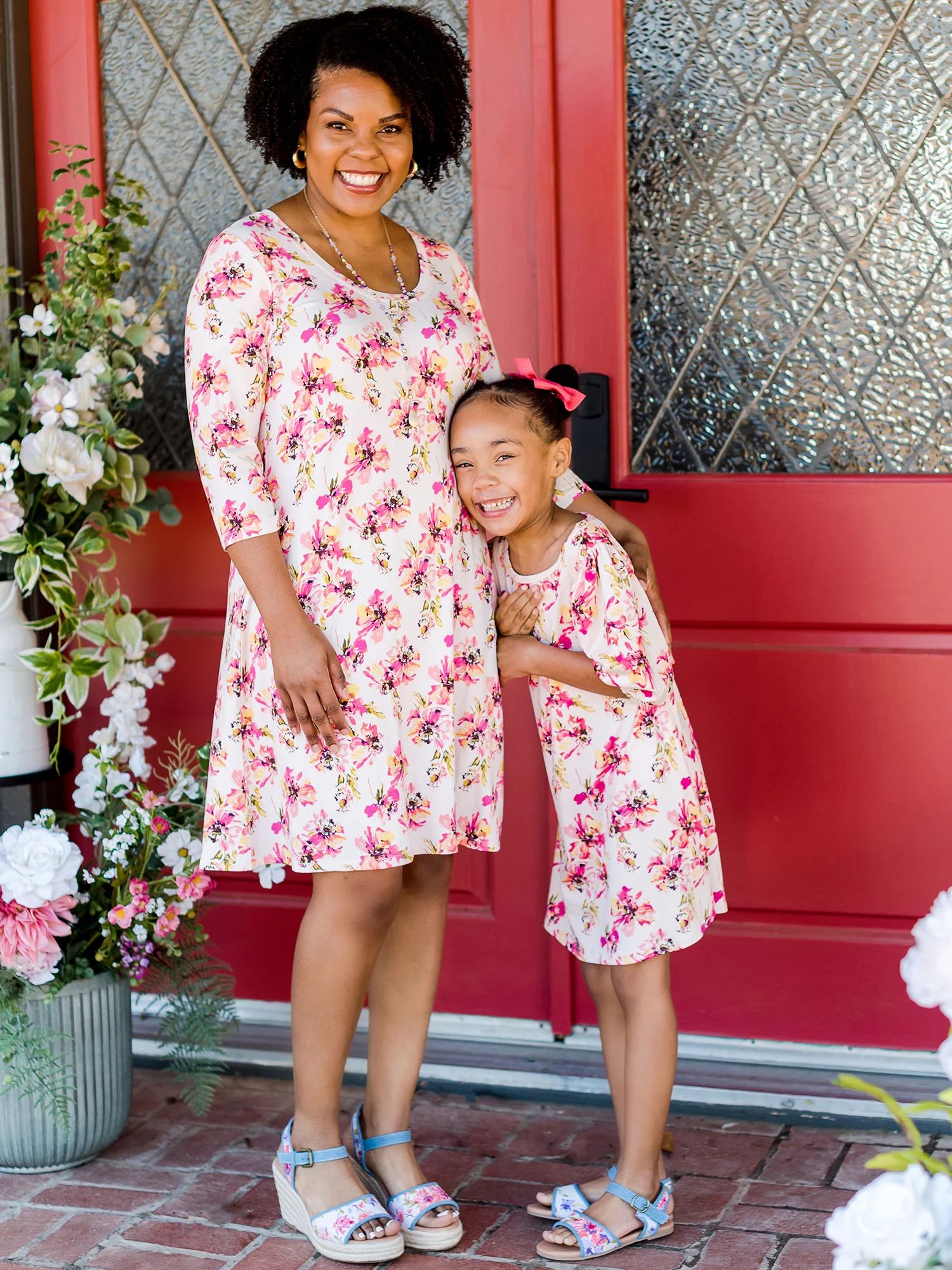 The Pioneer Woman Mommy and Me Women's Floral Print Knit Dress | Walmart (US)