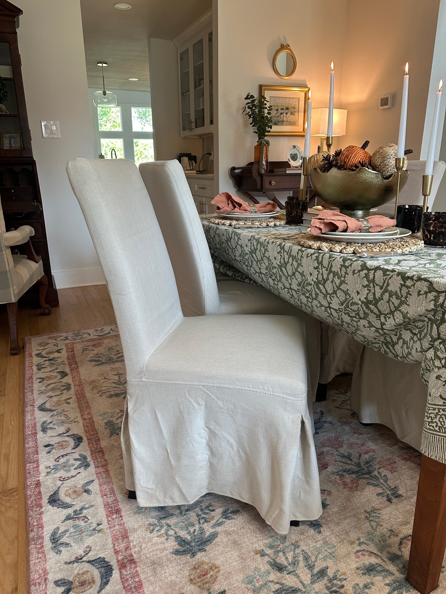 Dining room chairs + rug!