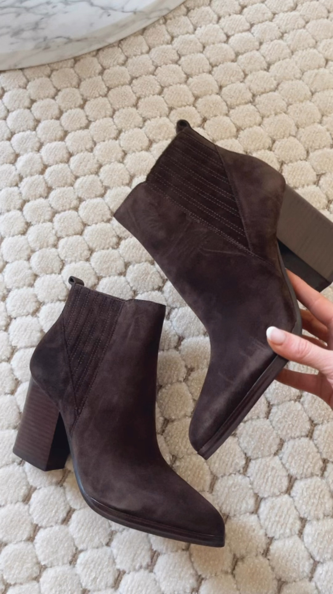 Brown suede booties with block heel. Fit tts 
