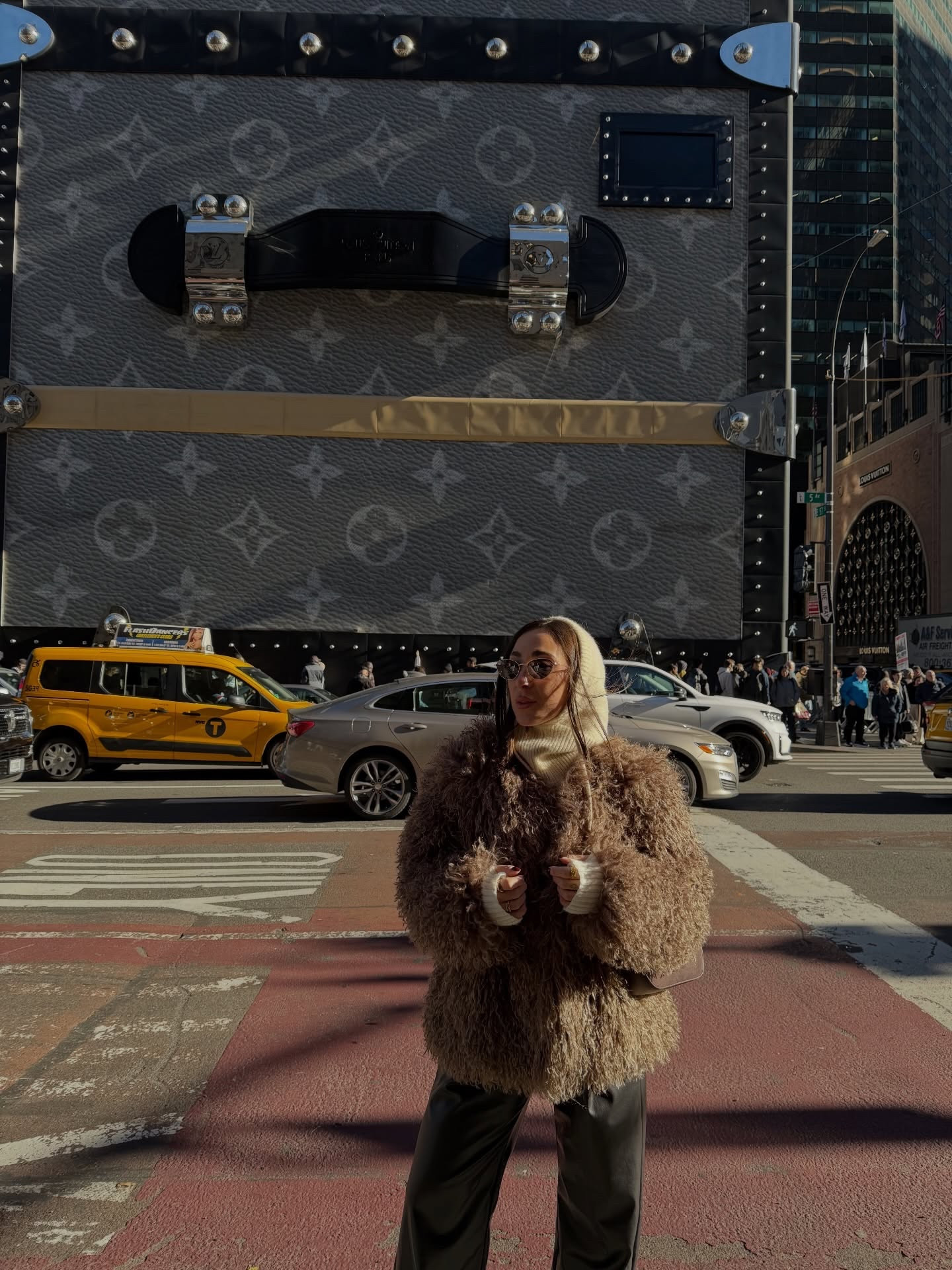 20k steps daily ✨ 
Itinerario del giorno:
- Empire State Building 🌆
- Shopping in 5th Avenue 🛍️
- Passeggiare per Broadway tra i mercatini di Natale ✨ 
- Guardare uno spettacolo di Natale al teatro 🎅