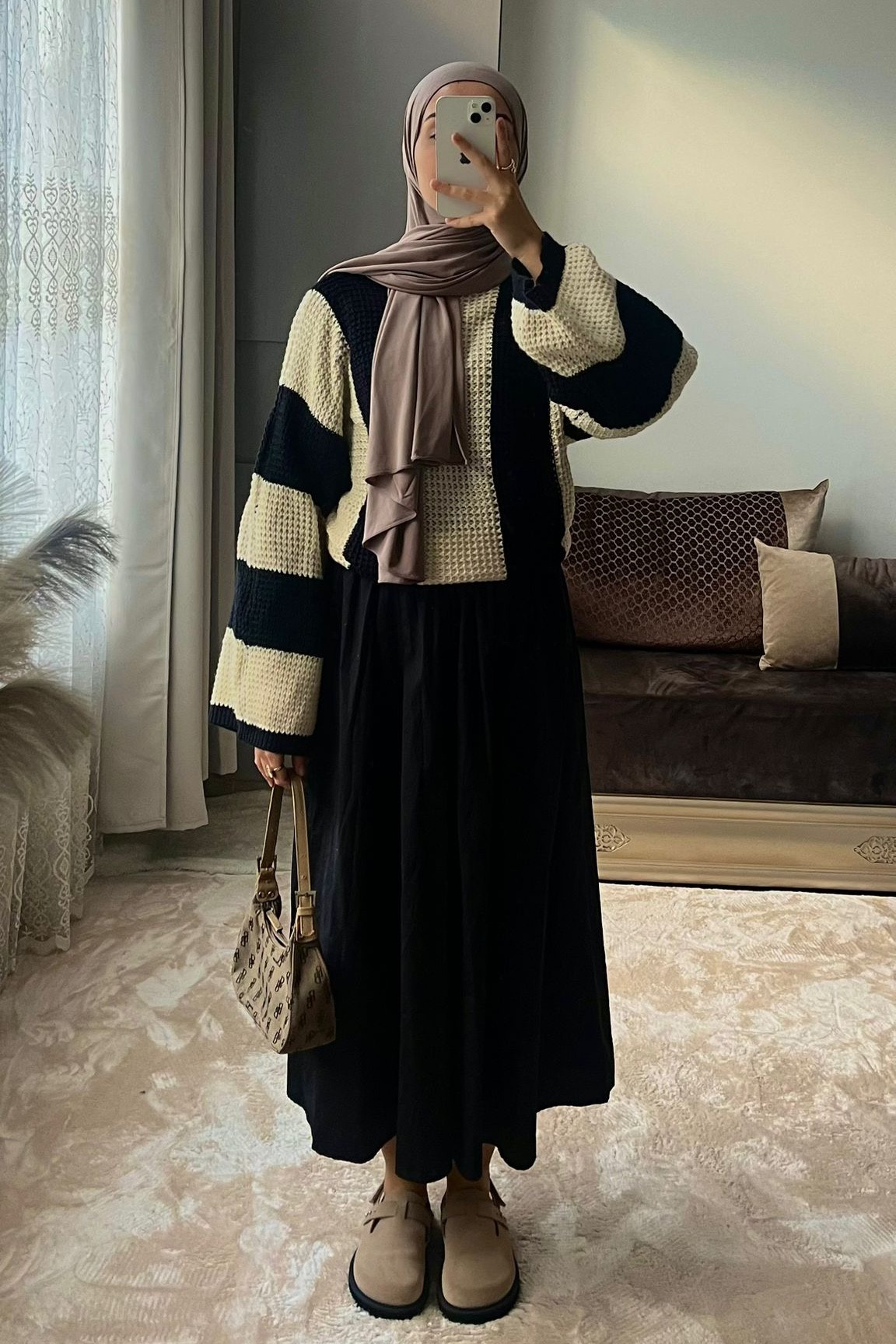 Shoes: Zara kids collection 
Bag: thrifted 

#LTKfindsunder100 #LTKeurope #LTKSeasonal