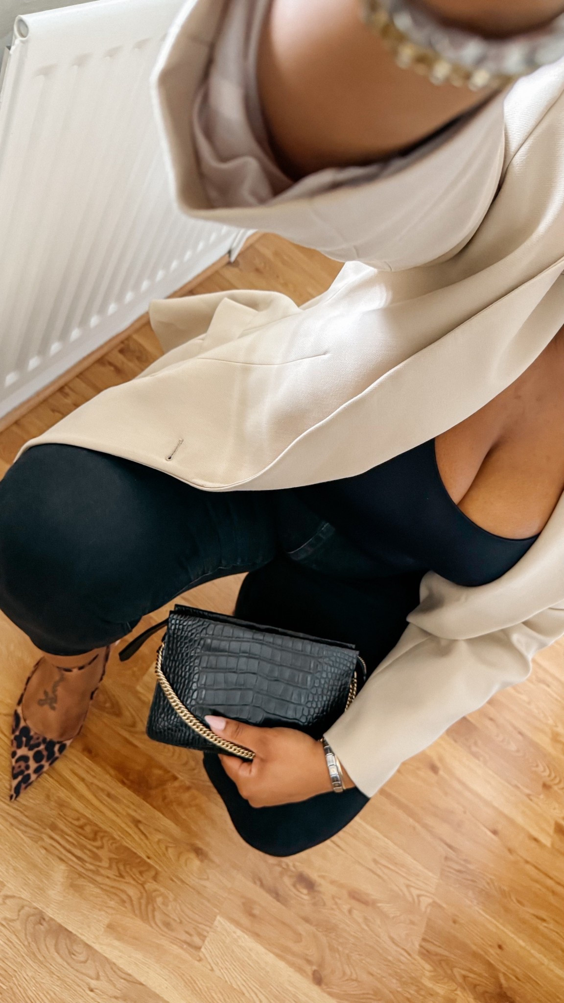 One of the outfits that are ready to go in my outfit for last minute plans/dinners etc. 

Cinch blazer / evening outfit / ootn / ootd / leopard print 



#LTKuk #LTKdatenight #LTKcurves