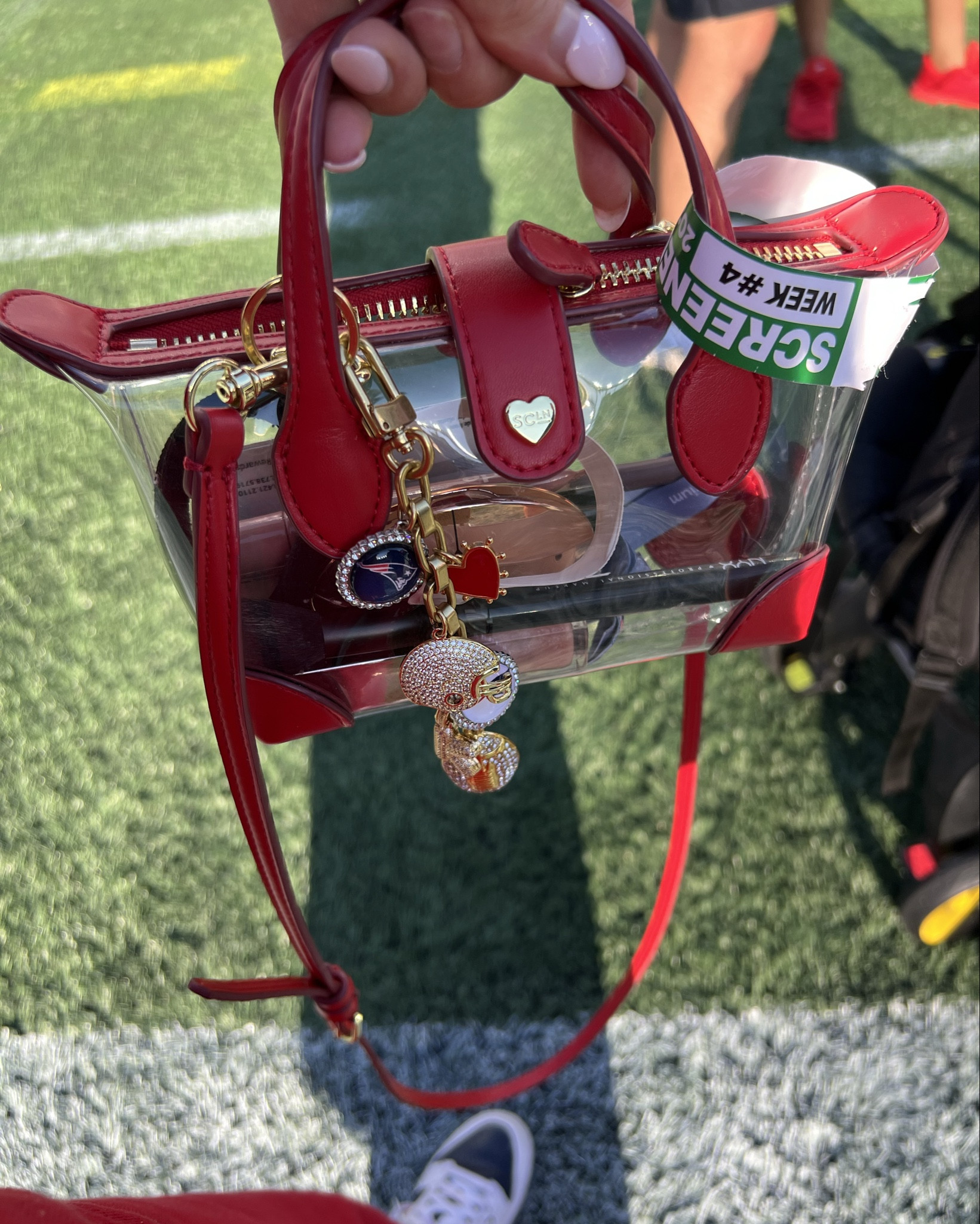 My fav NFL clear bag is on sale ❤️💙


#LTKSeasonal