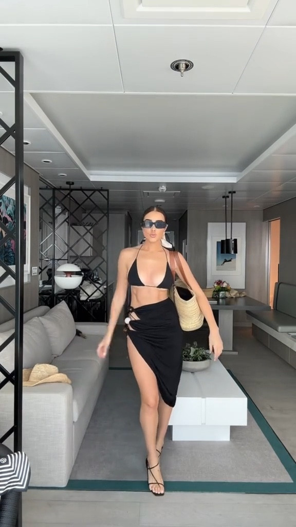 Get dressed with me for a beach day in the Cayman Islands. My skirt is 50% off on Farfetch!

#LTKsalealert #LTKtravel #LTKstyletip