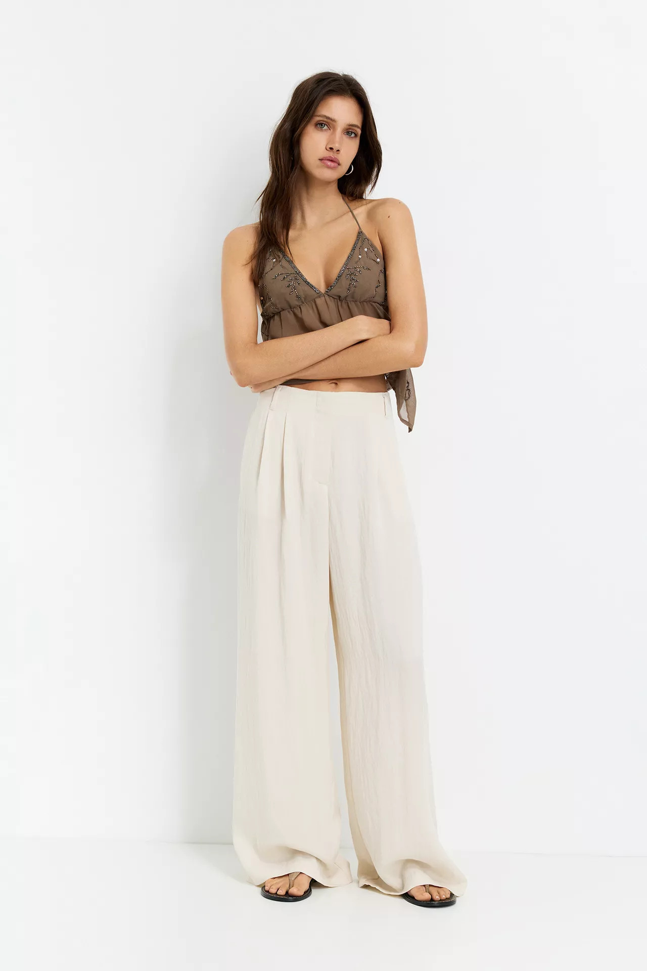 Stoffhose mit Bundfalten | PULL and BEAR DE