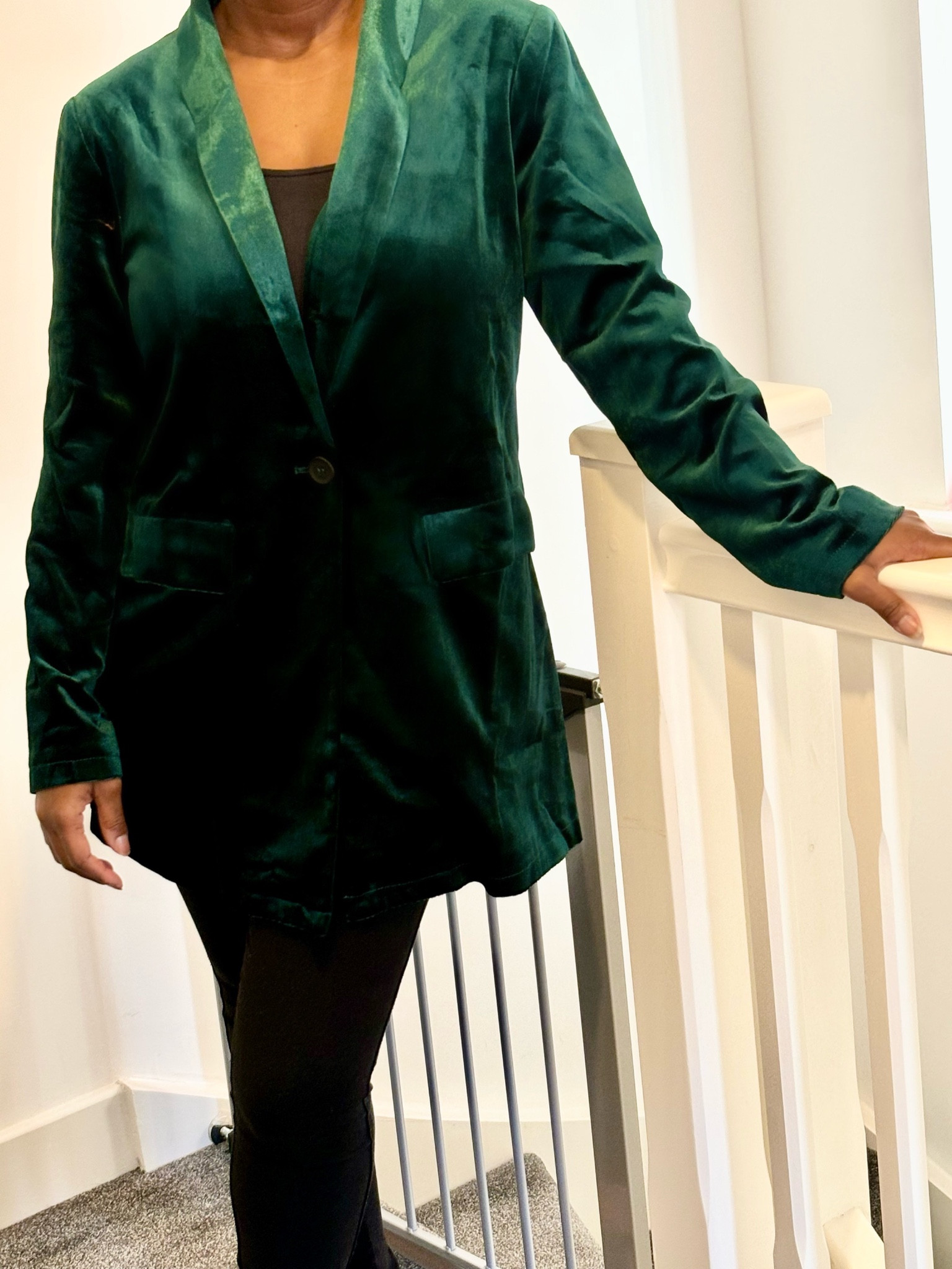 Velvet oversized blazer for easy dinner date styling 

#LTKstyletip