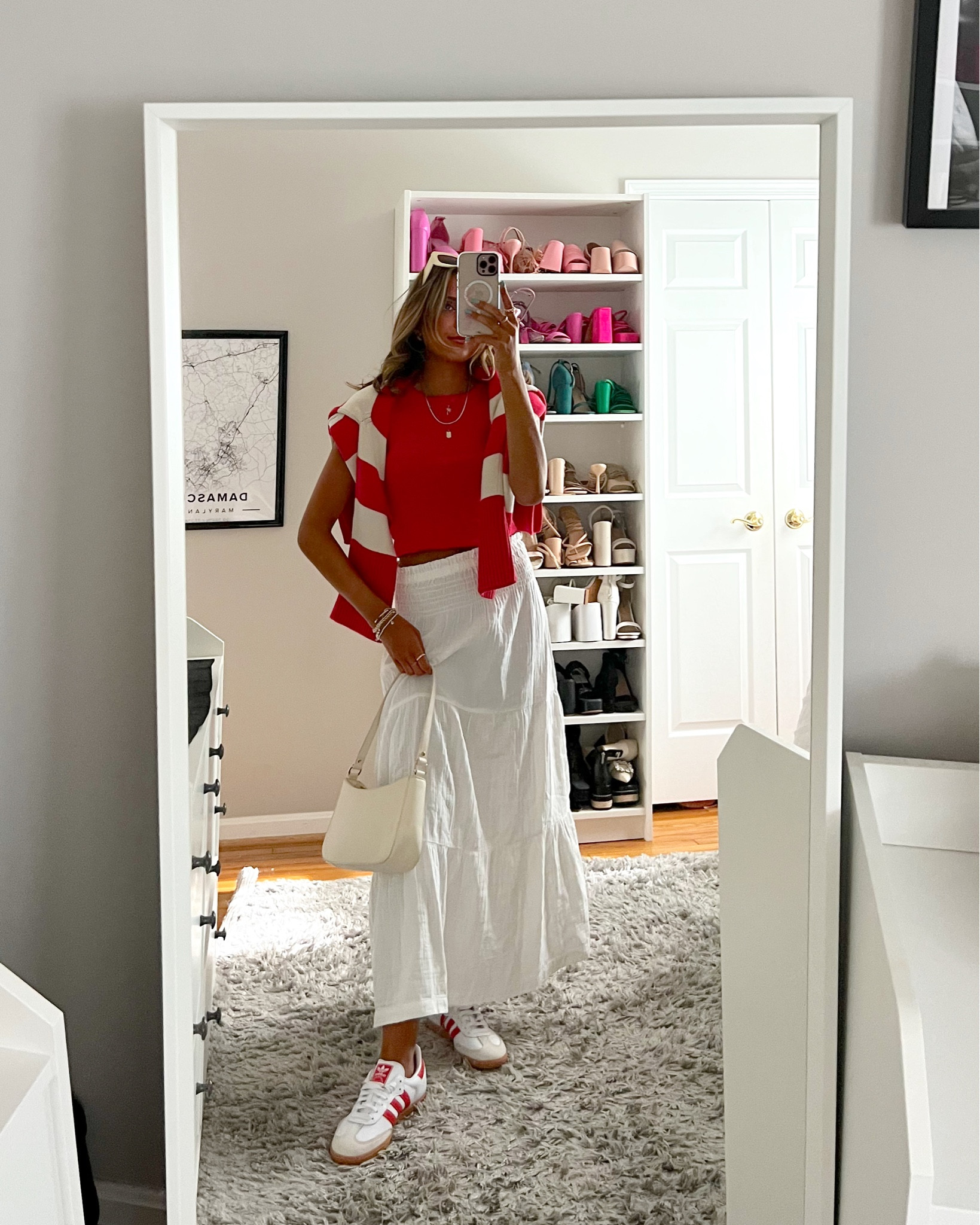 European summer capsule wardrobe with gap pieces. get 40% off everything + 50% off shorts right now. 🍝🇮🇹✨

wearing an XXS in everything 