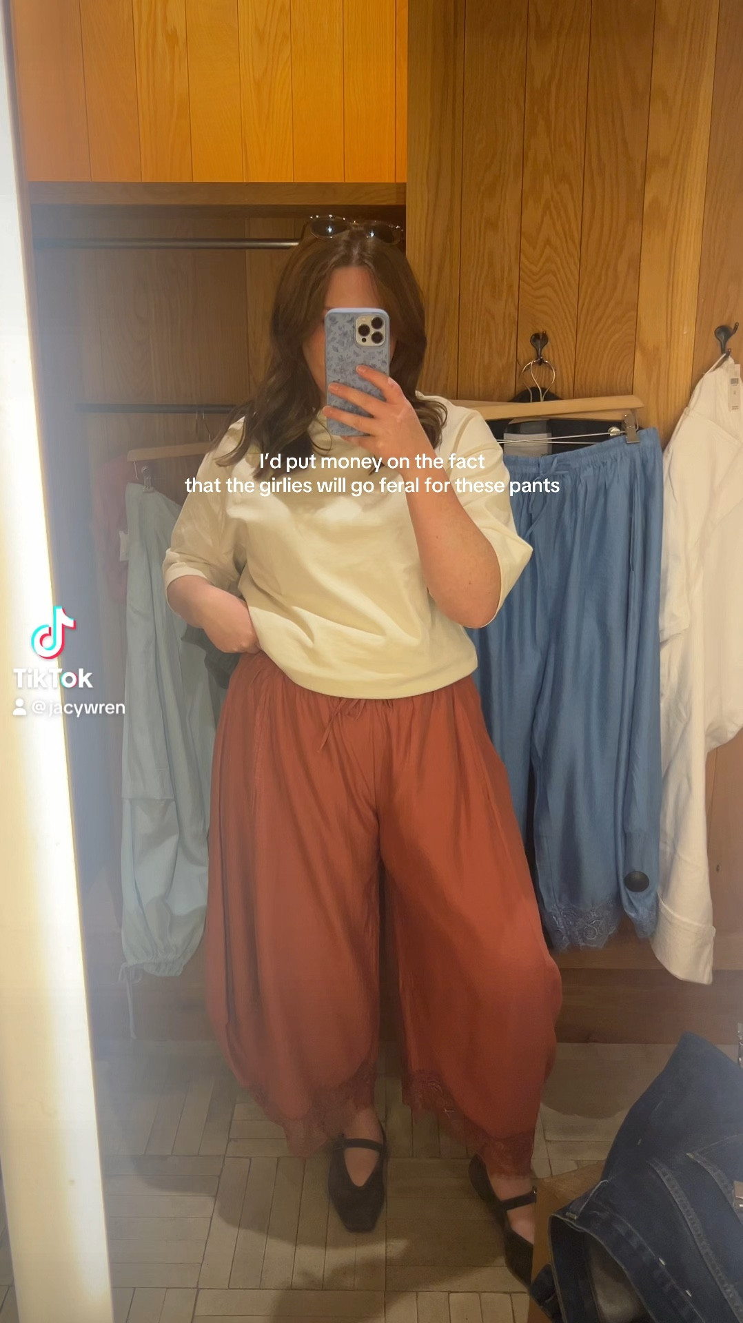 The coolest barrel pants!!

#LTKMidsize #LTKootd #LTKPlusSize